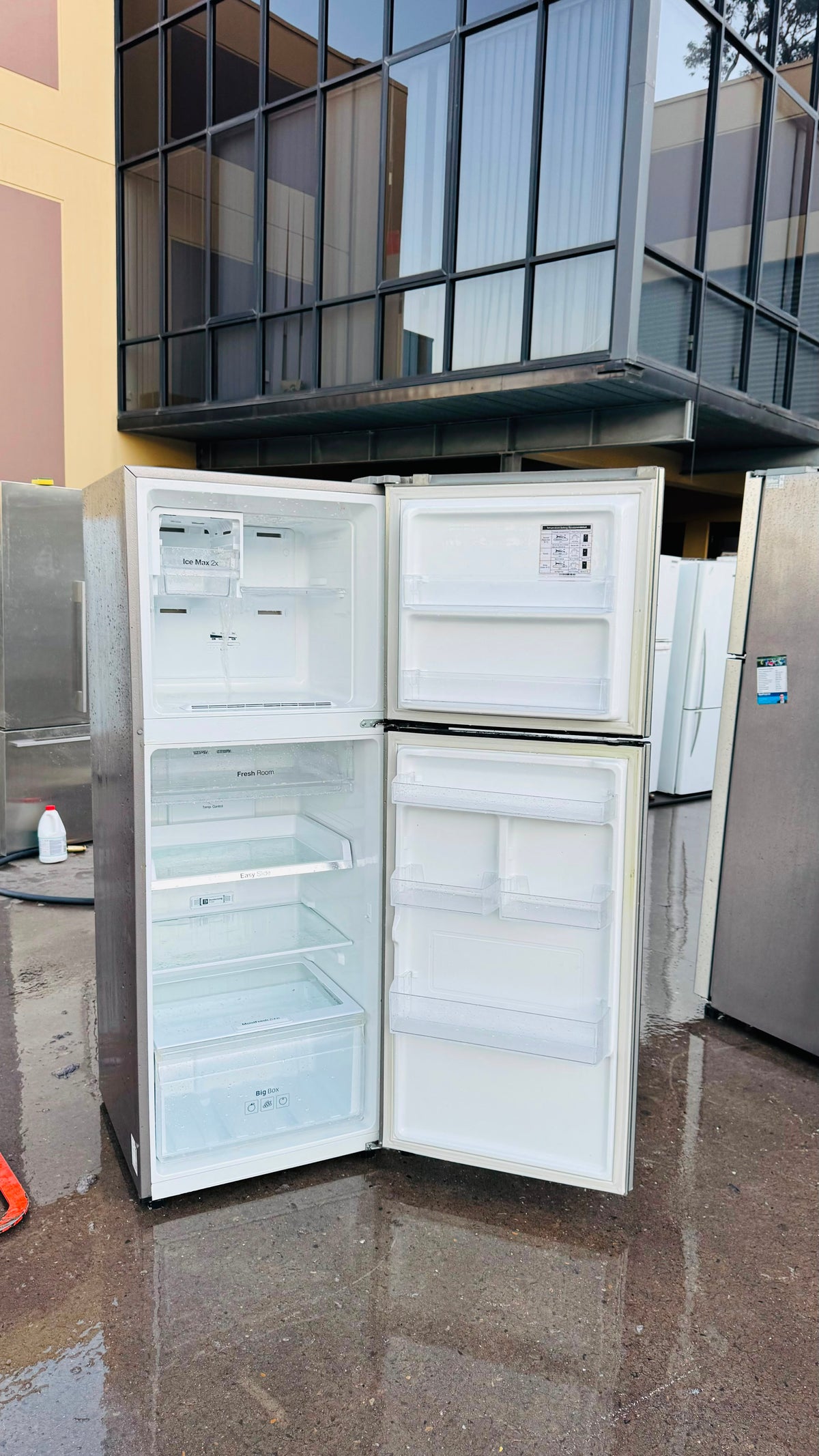 SAMSUNG 320 LITRES FRIDGE FREEZER