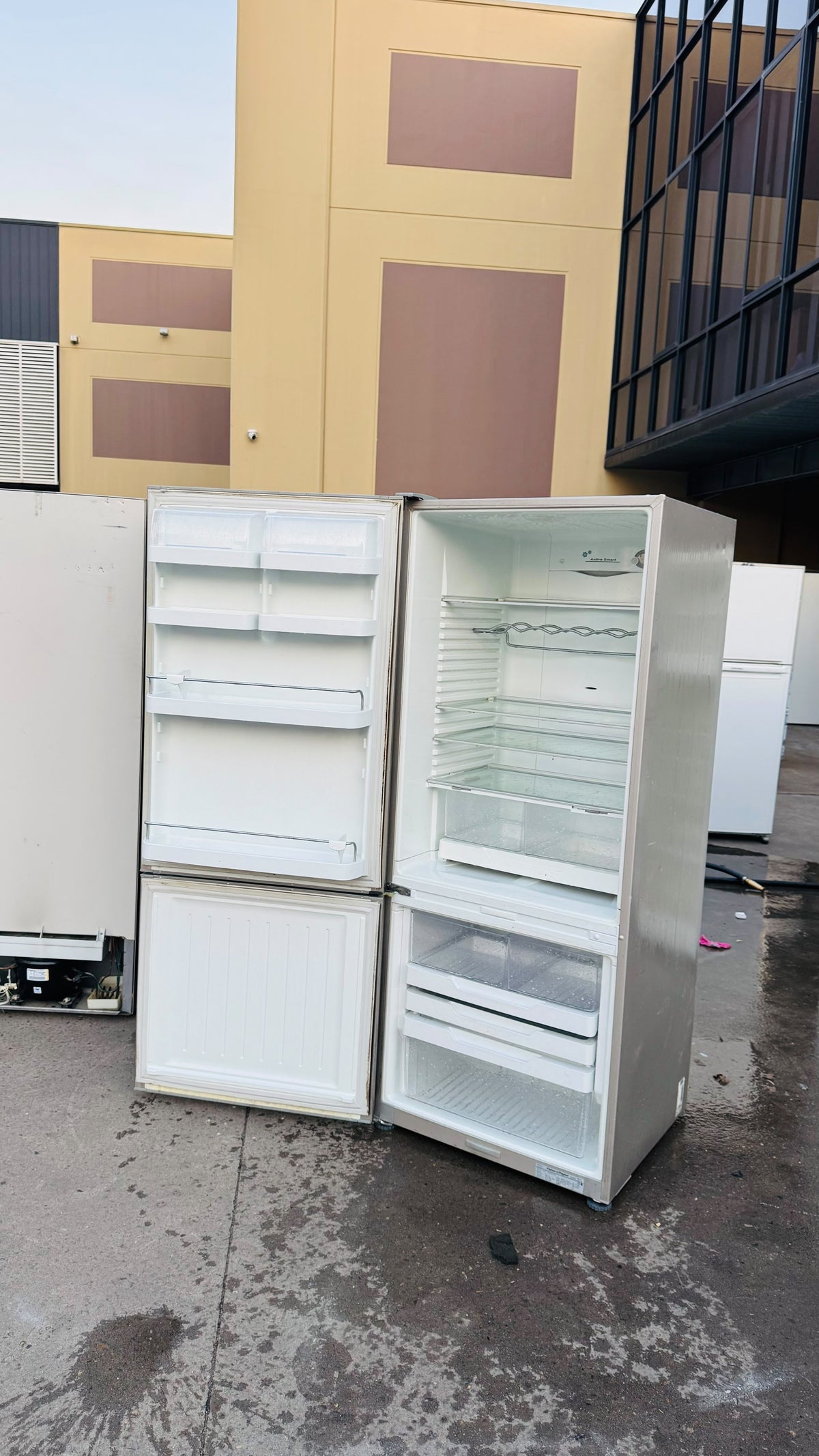 FISHER AND PAYKEL 442 LITRES FRIDGE FREEZER