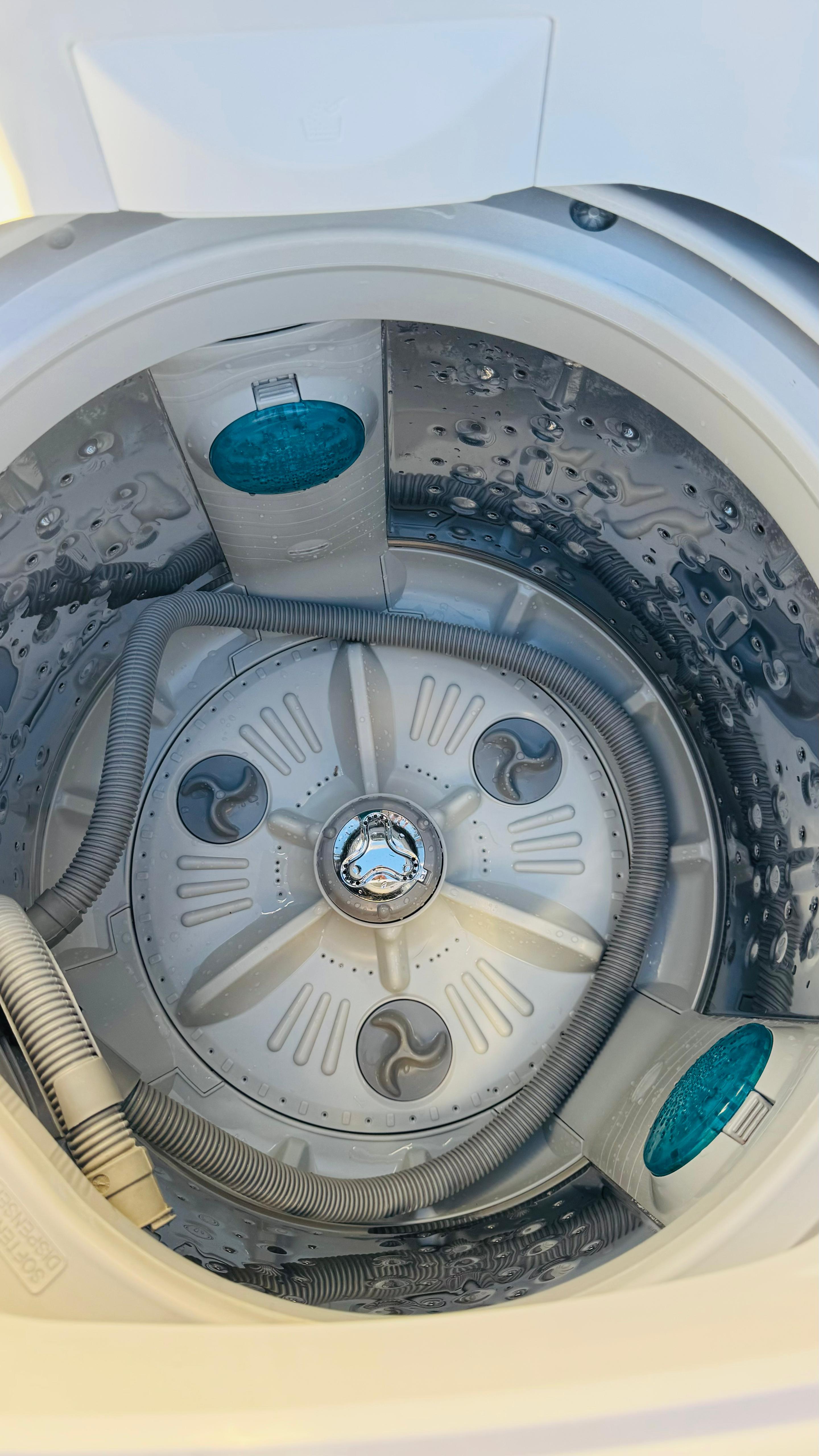 LG 6.5 KGS TOP LOADER WASHING MACHINE