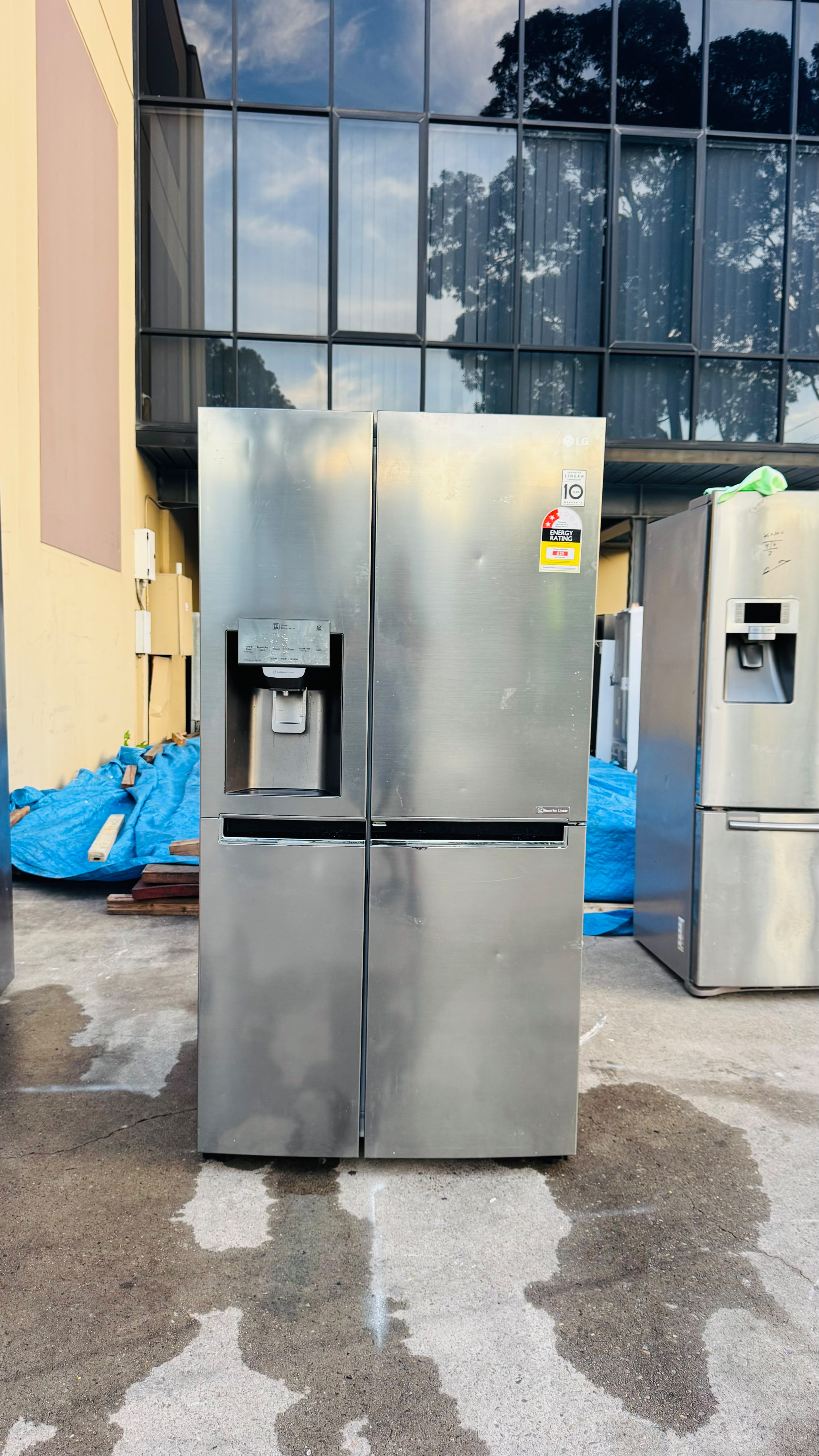 LG 665 SIDE BY SIDE LITRES FRIDGE FREEZER
