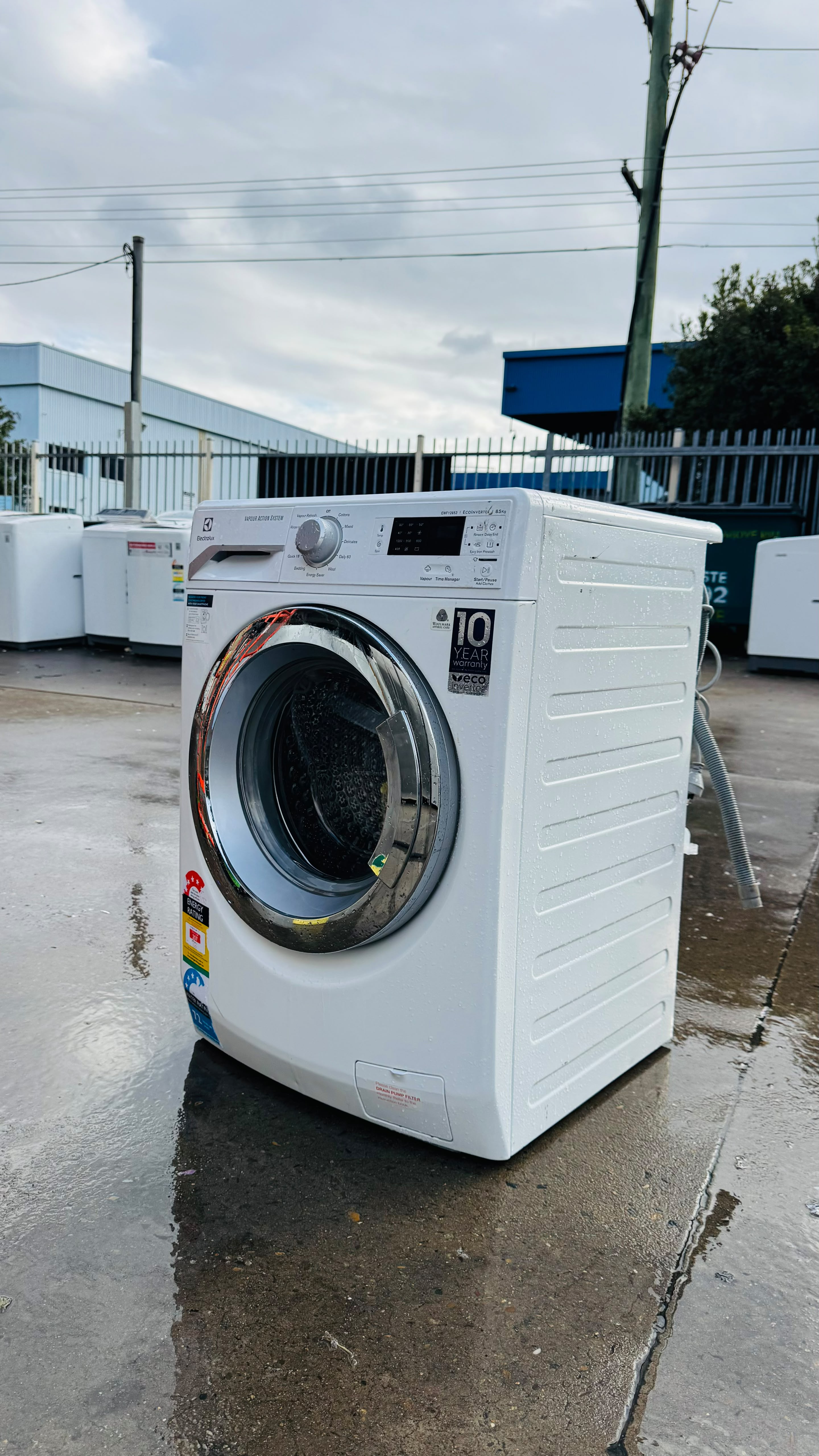 ELECTROLUX 8.5KGS FRONT LOADER WASHING MACHINE