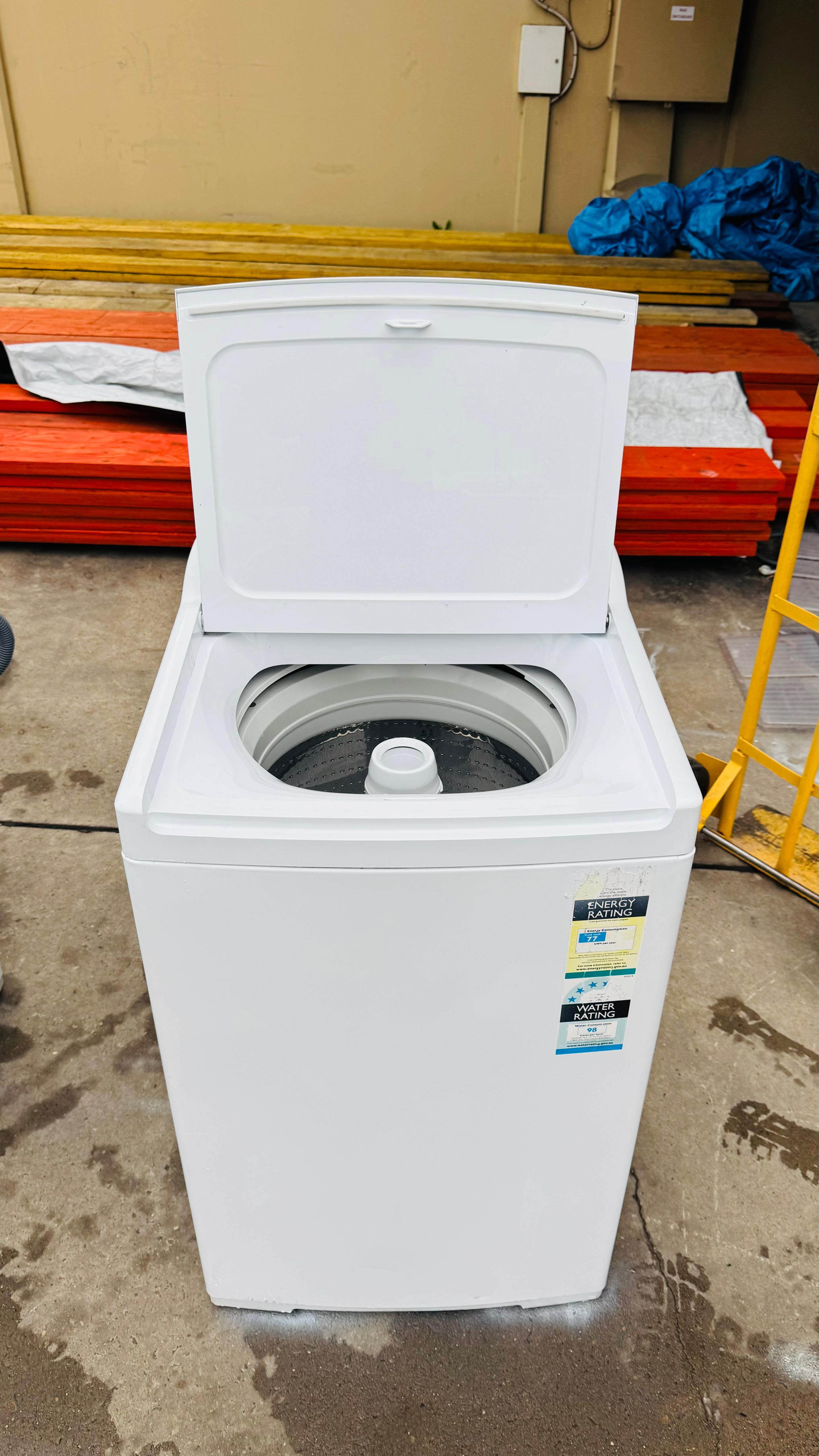 FISHER AND PAYKEL 8KGS TOP LOADER WASHING MACHINE