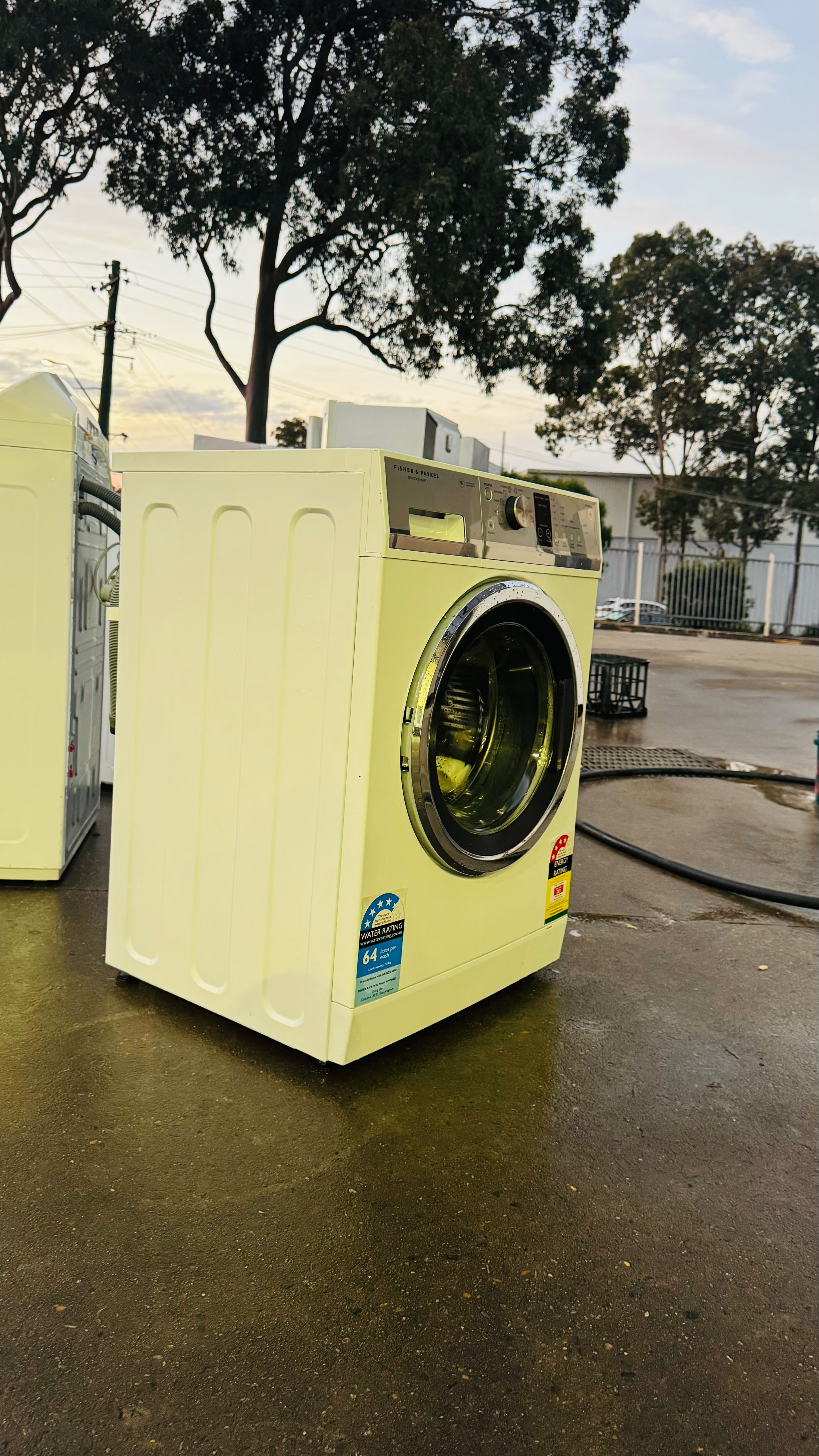 FISHER AND PAYKEL 7.5KGS FRONT LOADER WASHING MACHINE