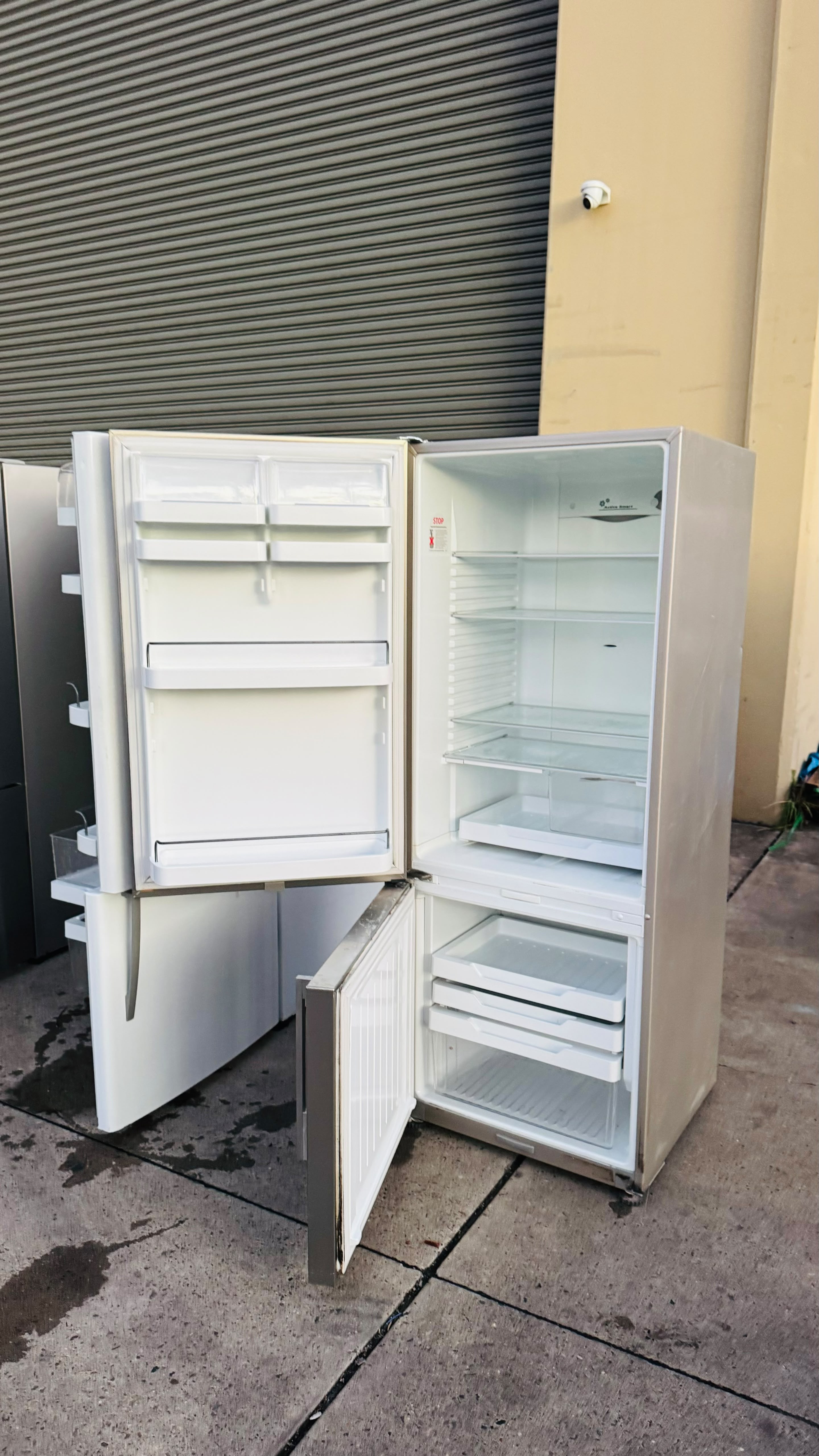 FISHER AND PAYKEL 403 LITRES FRIDGE FREEZER