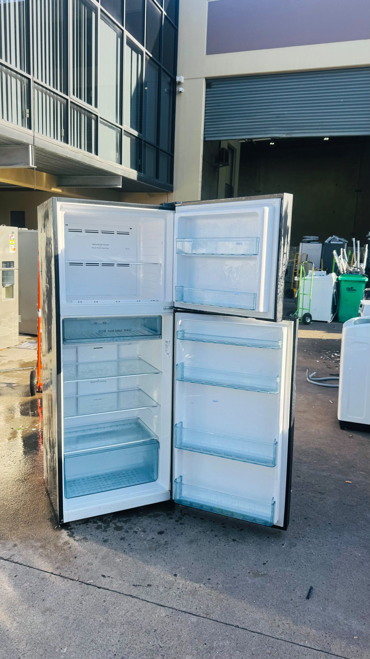 HITACHI 480 LITRES FRIDGE FREEZER