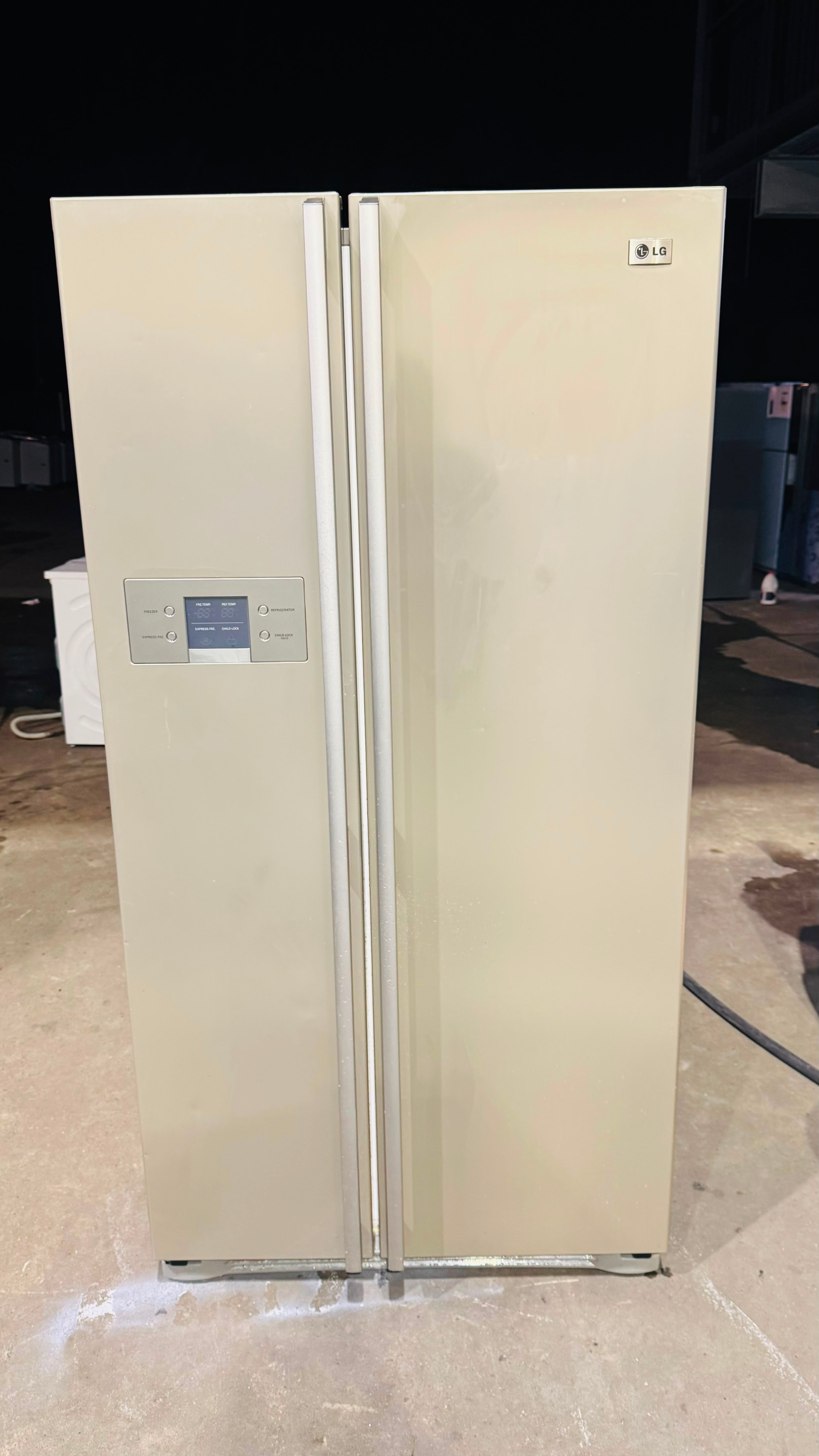 LG 581 LITRES SIDE BY SIDE FRIDGE FREEZER