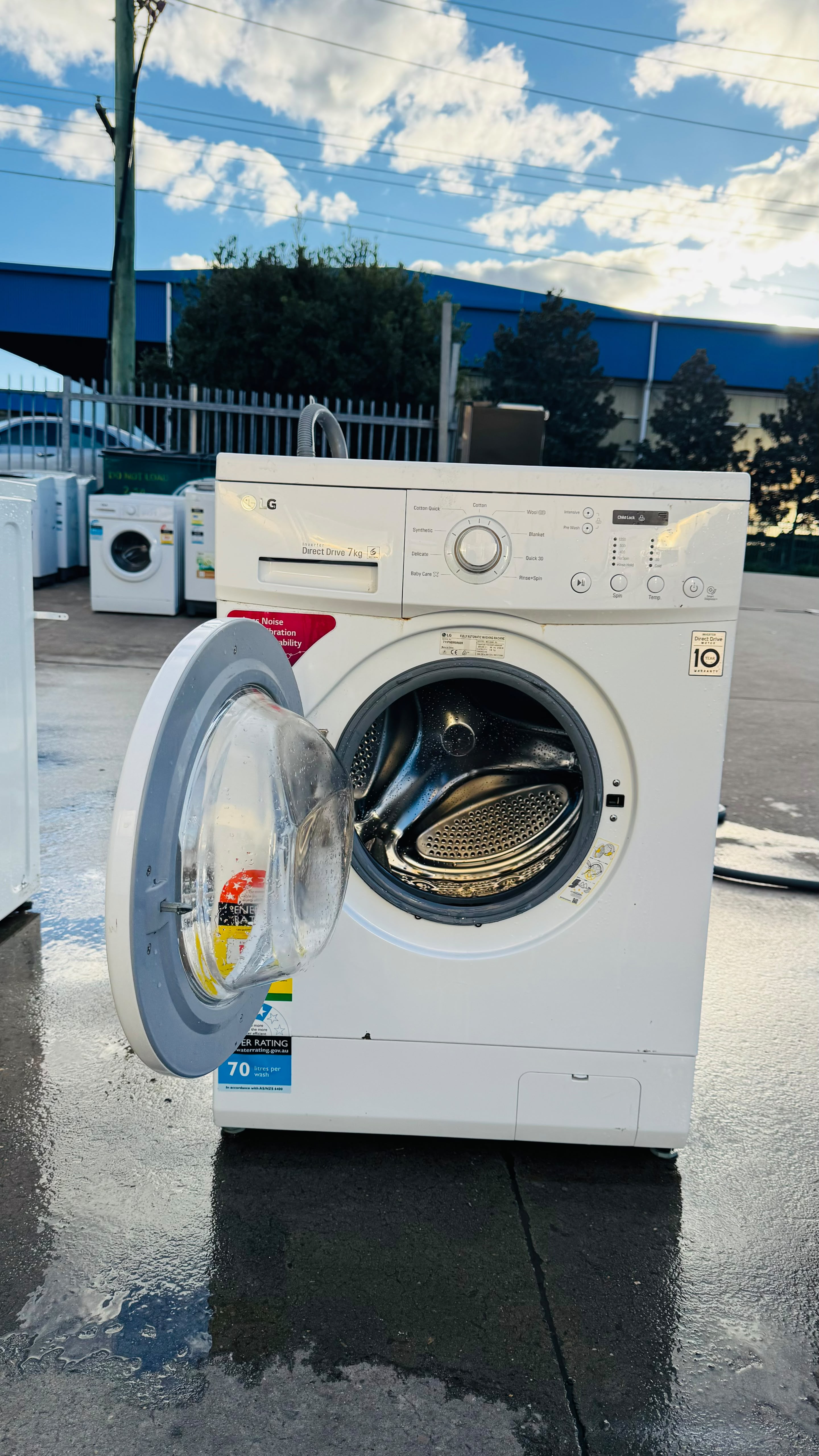 LG 7KGS FRONT LOADER WASHING MACHINE