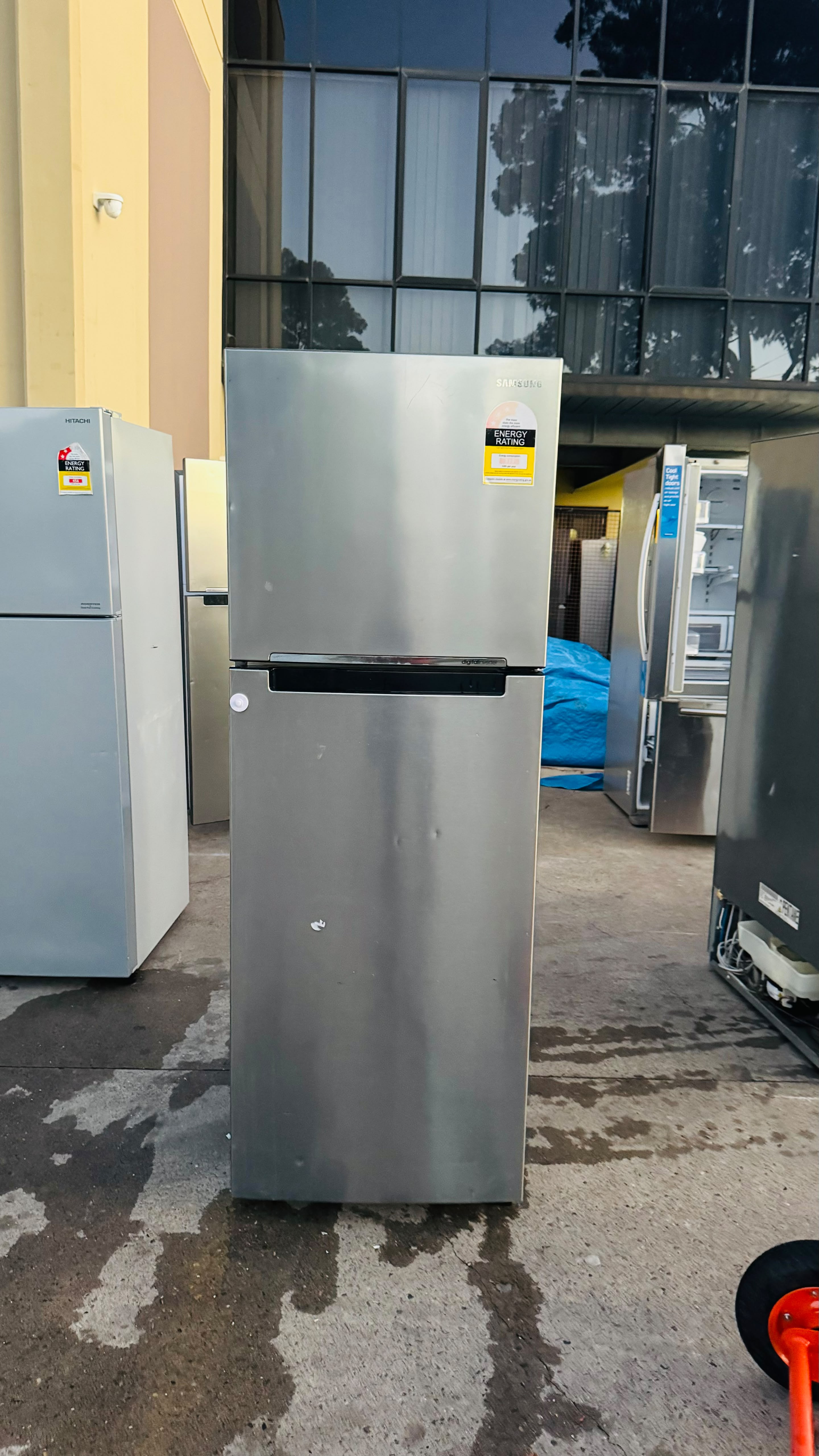 SAMSUNG 341 LITRES FRIDGE FREEZER