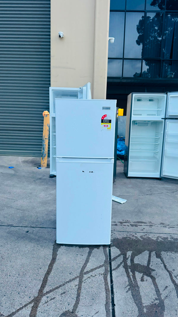 HEQS 222 LITRES FRIDGE FREEZER