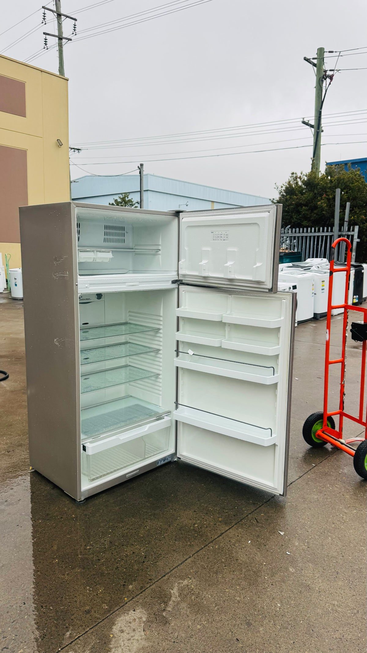 FISHER AND PAYKEL 517 LITRES FRIDGE FREEZER