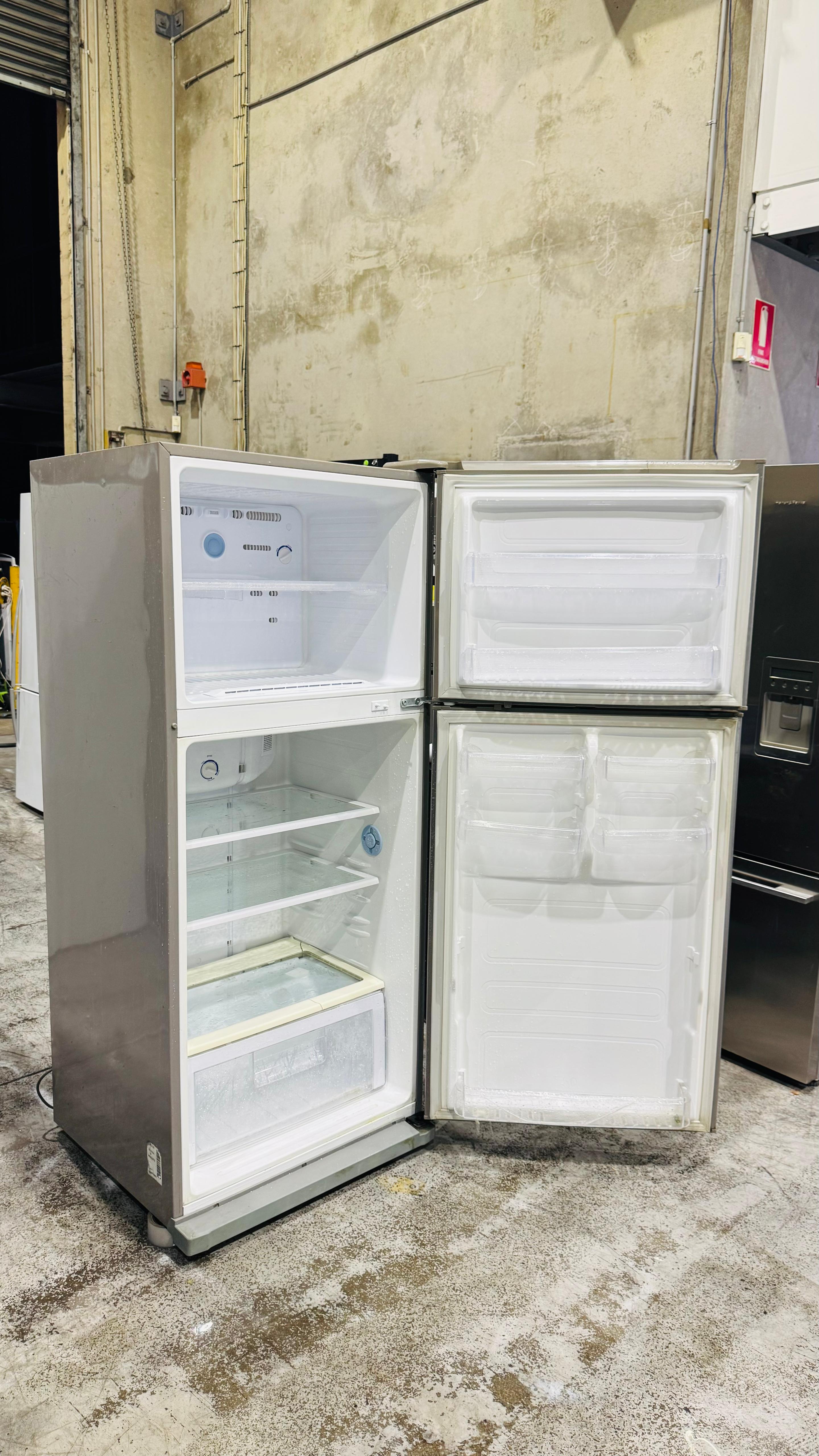 SAMSUNG 431 LITRES FRIDGE FREEZER