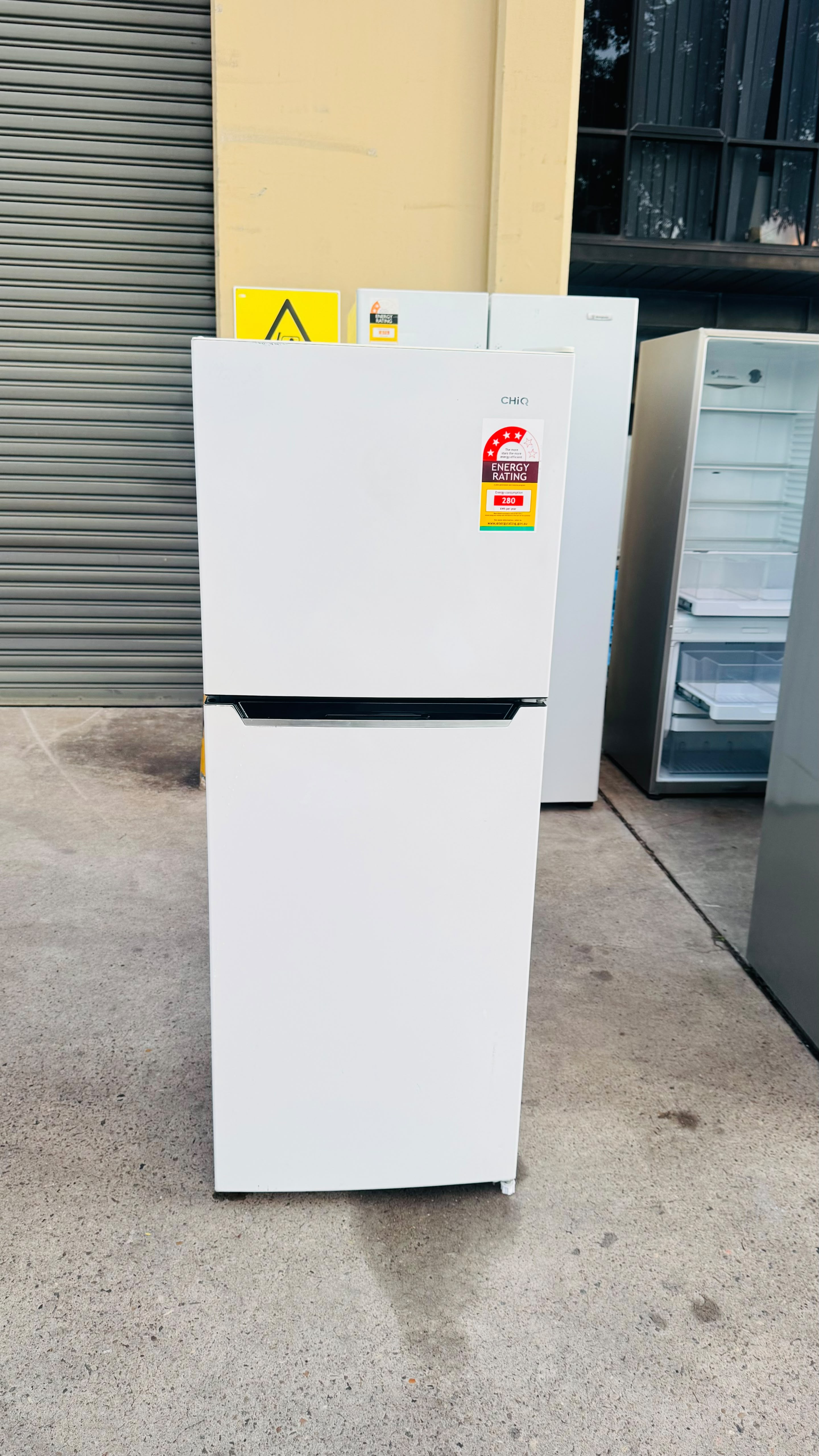 CHIQ 216 LITRES  FRIDGE FREEZER