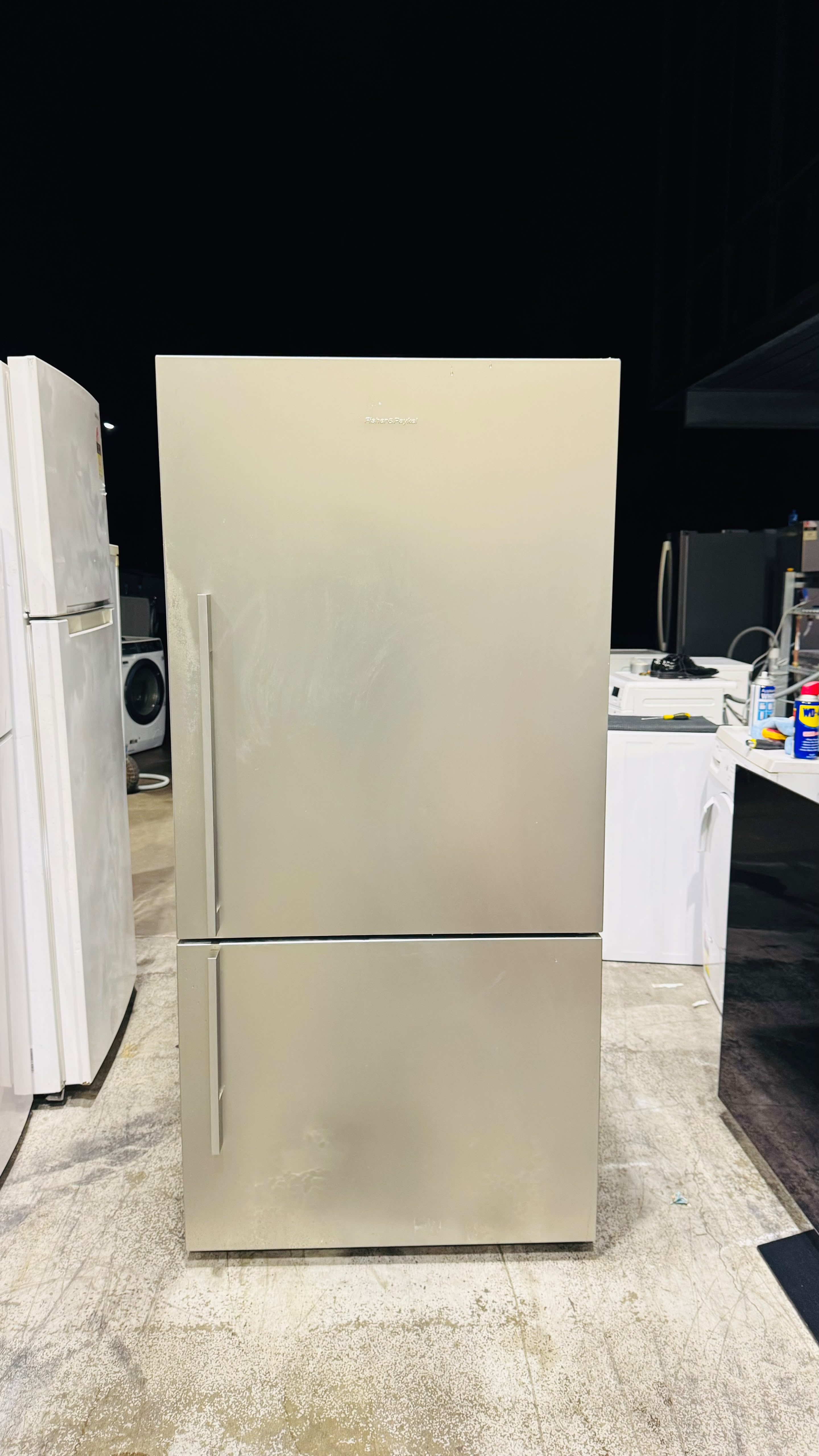 FISHER AND PAYKEL 519 LITRES FRIDGE FREEZER