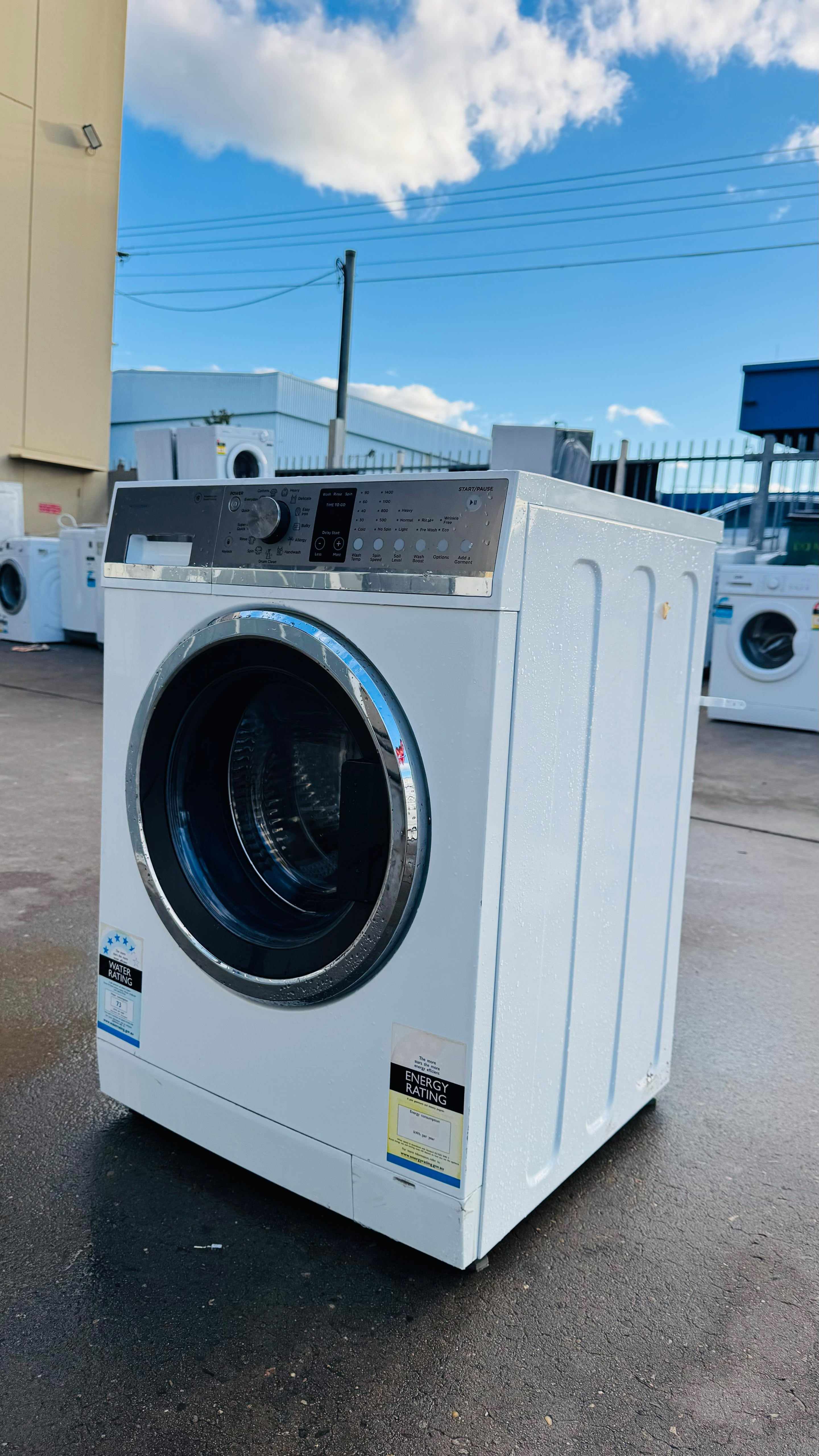 FISHER AND PAYKEL 8.5KGS FRONT LOADER WASHING MACHINE