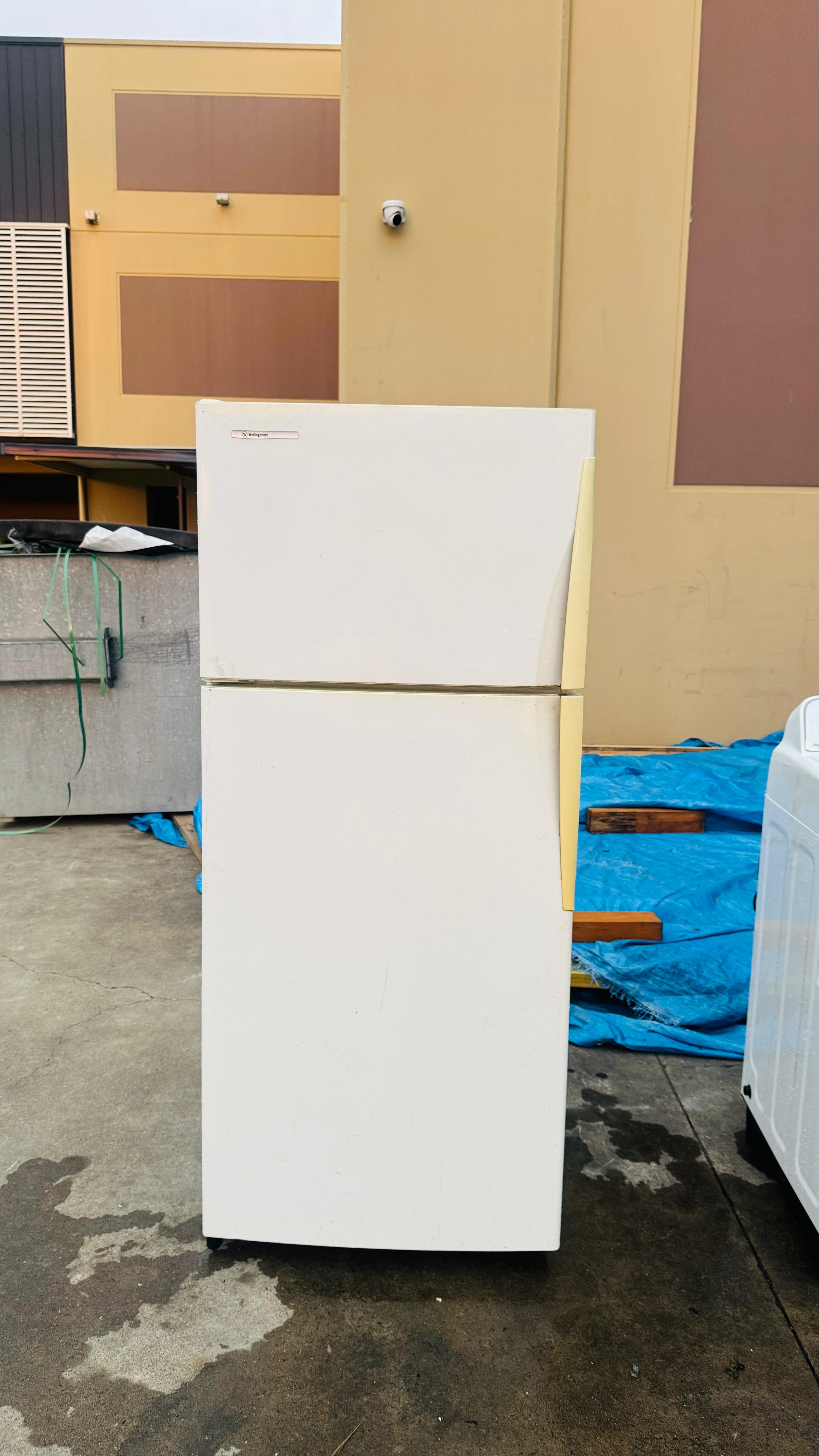 WESTINGHOUSE 420 LITRES FRIDGE FREEZER