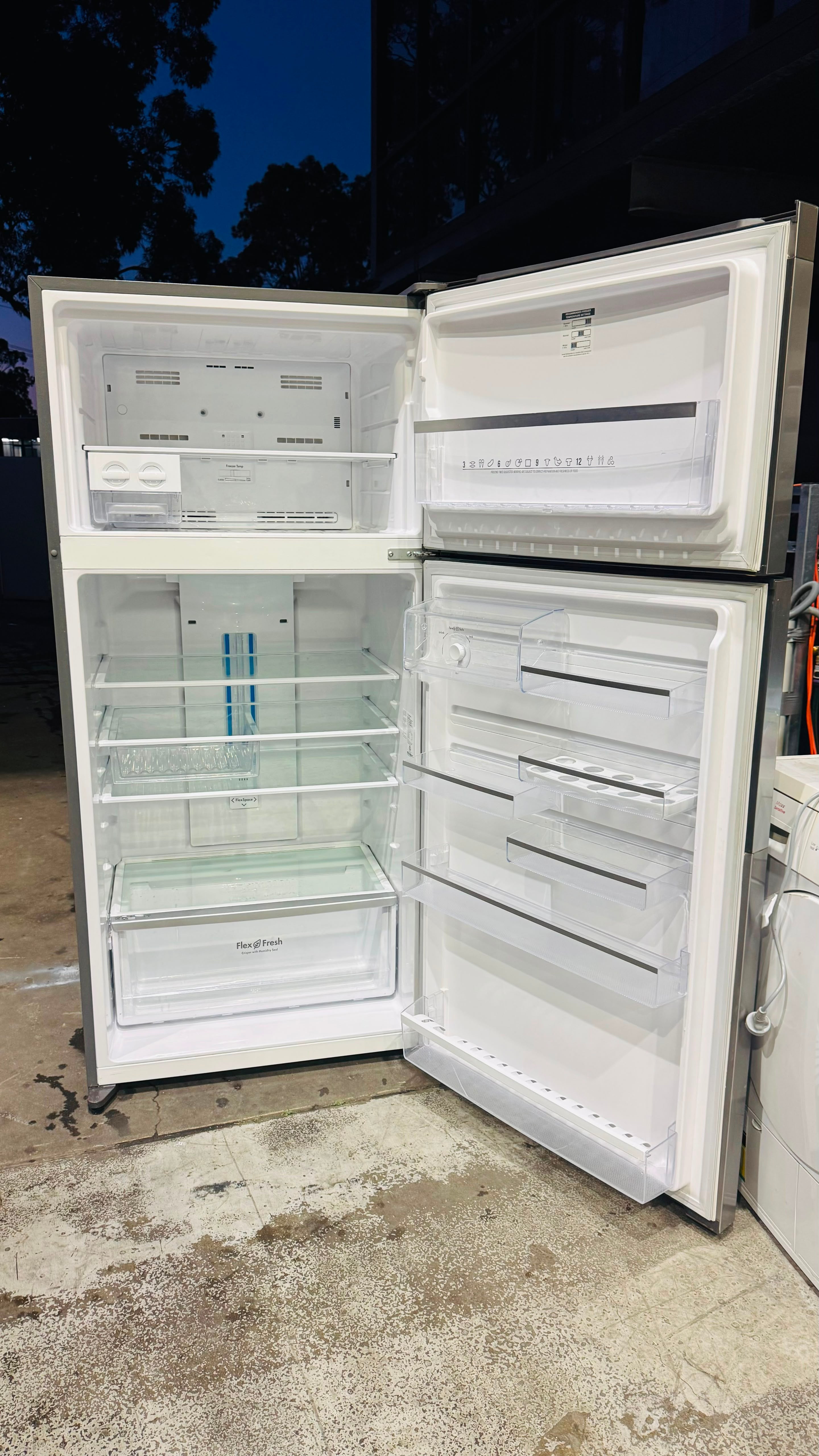 WESTINGHOUSE 537 LITRES FRIDGE FREEZER
