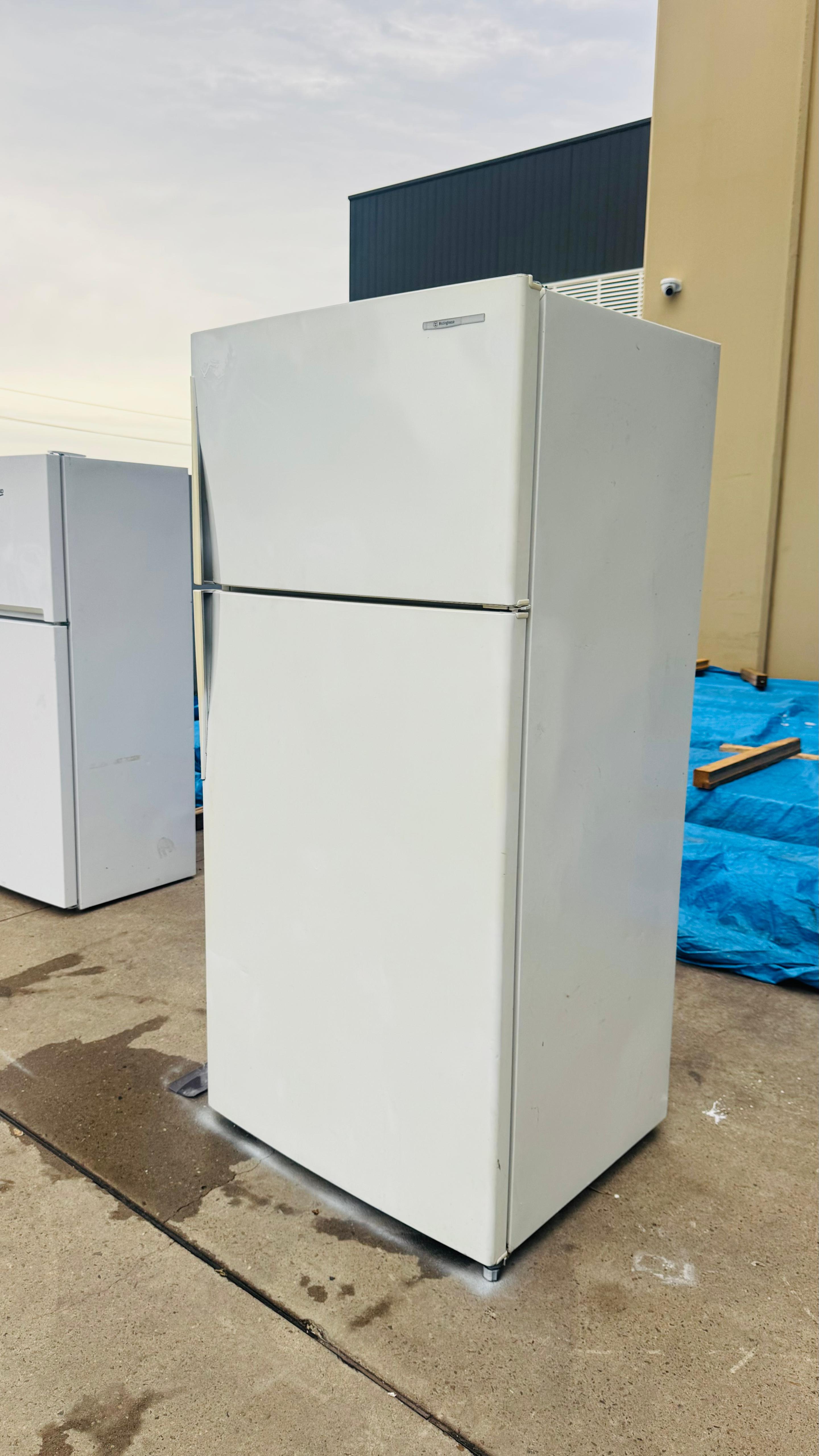 WESTINGHOUSE 517 LITRES FRIDGE FREEZER