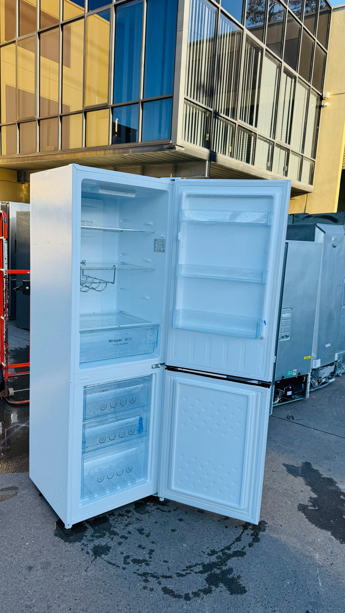 CHIQ 231 LITRES FRIDGE FREEZER