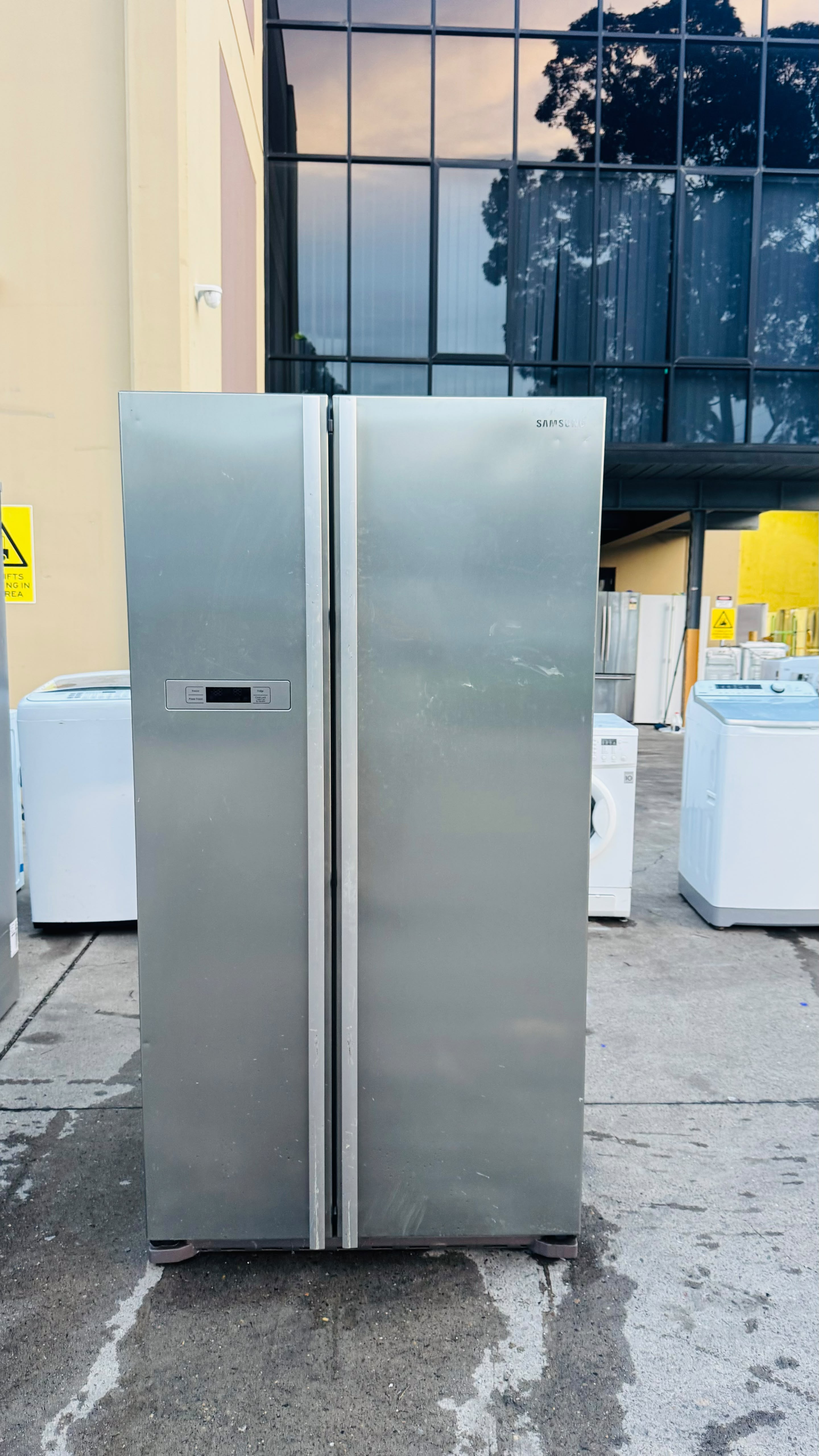 SAMSUNG 710 LITRES SIDE BY SIDE DOOR FRIDGE FREEZER