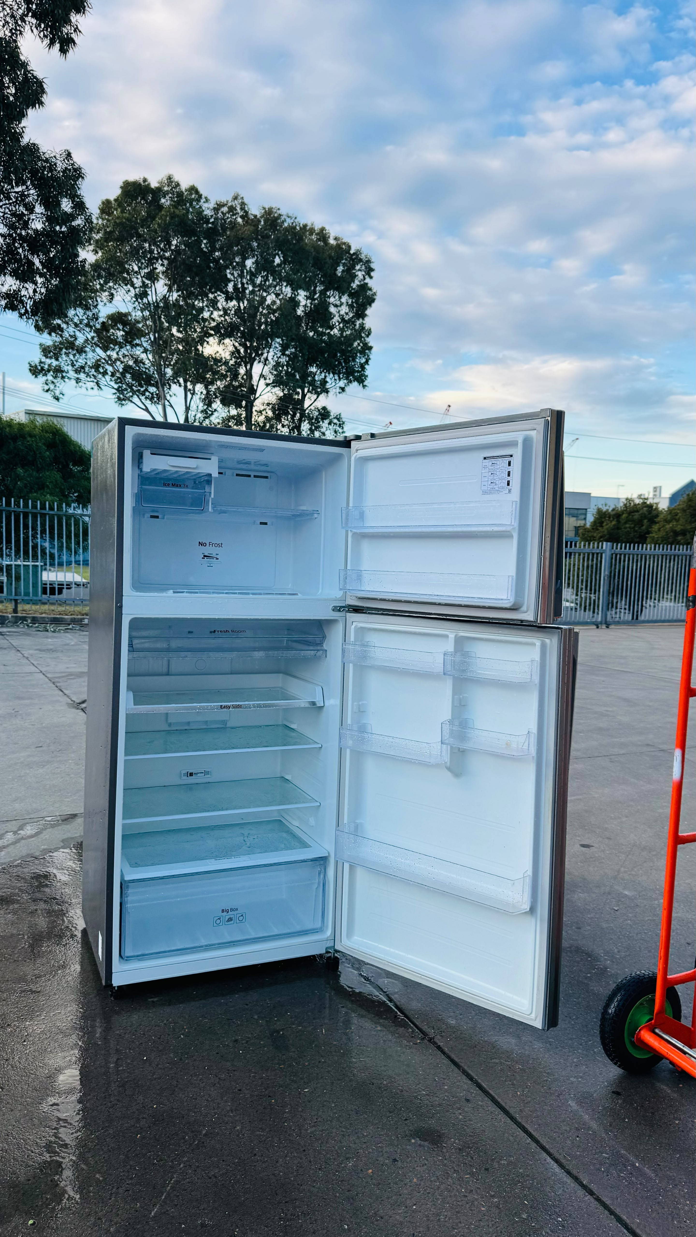 SAMSUNG 527 LITRES FRIDGE FREEZER