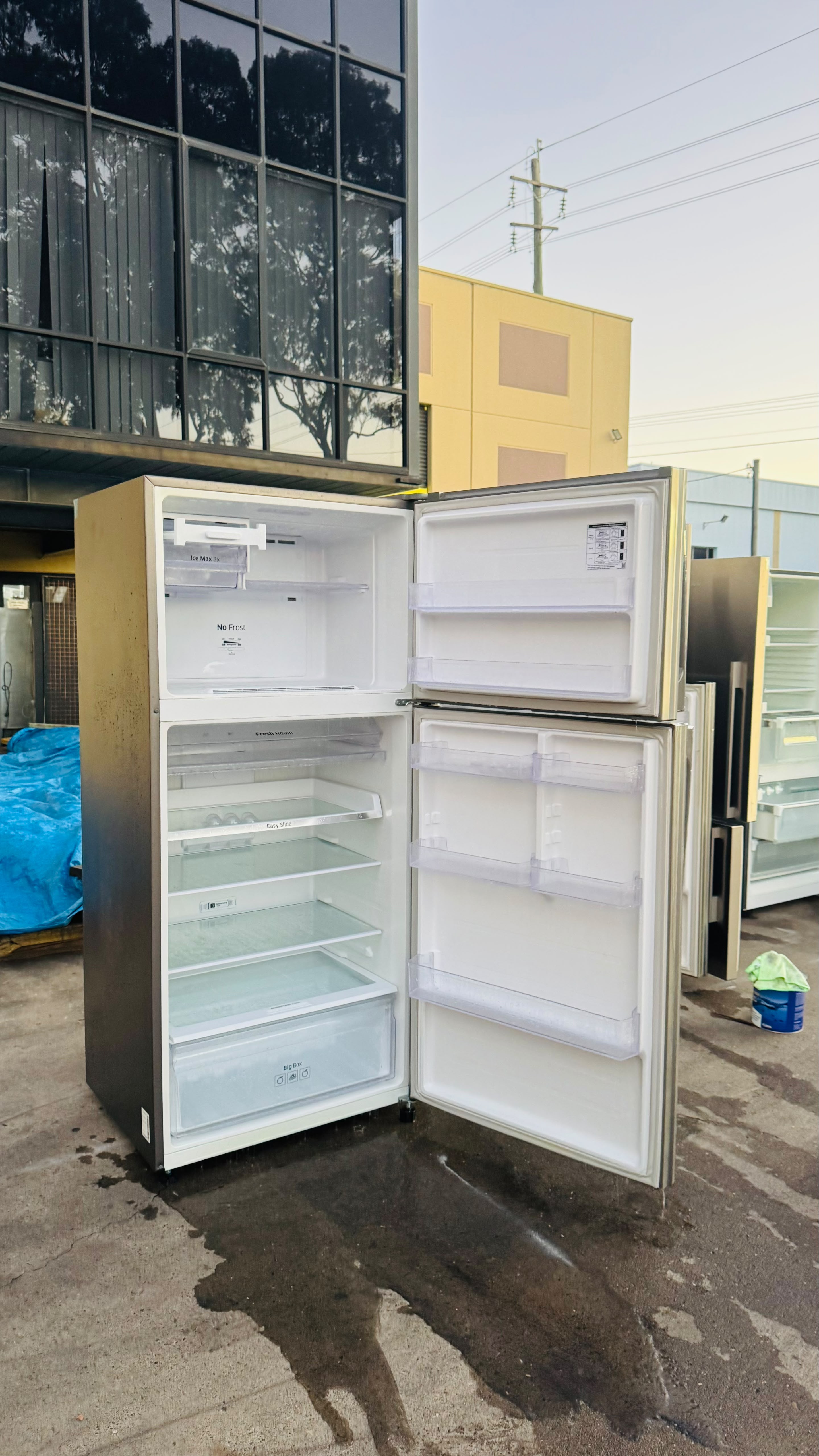 SAMSUNG 527 LITRES FRIDGE FREEZER