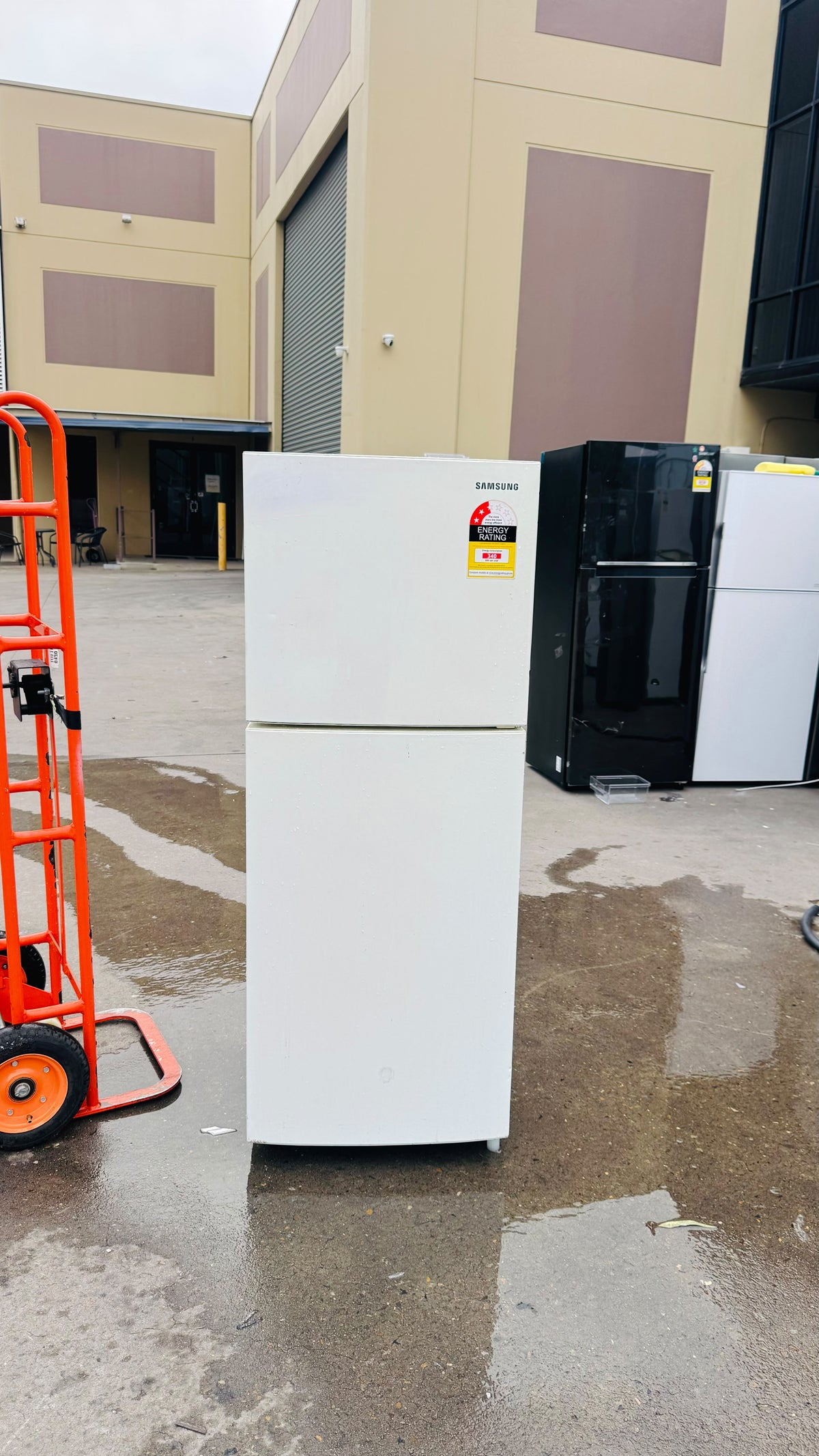 SAMSUNG 216 LITRES FRIDGE FREEZER