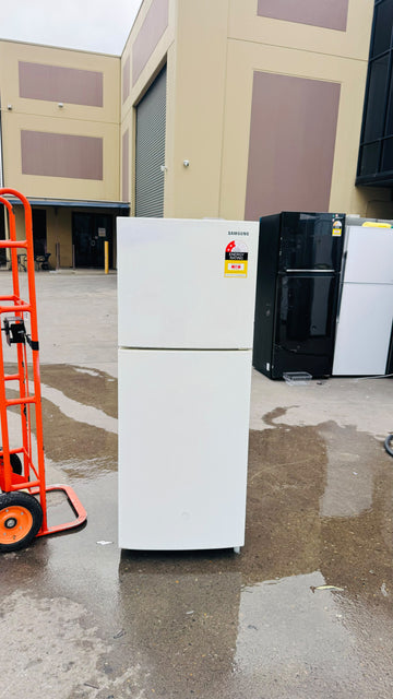 SAMSUNG 216 LITRES FRIDGE FREEZER