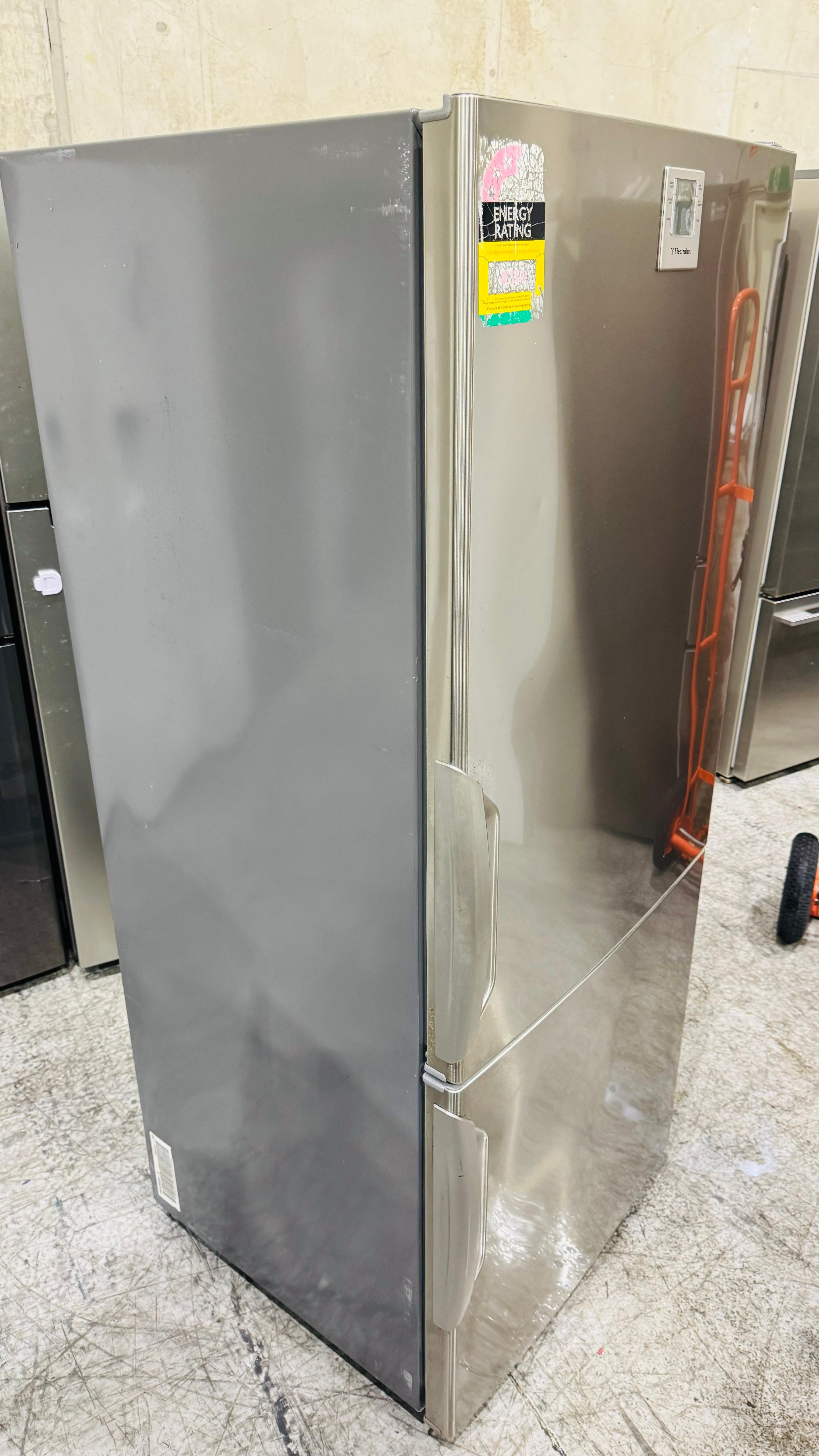 ELECTROLUX 430 LITRES FRIDGE FREEZER