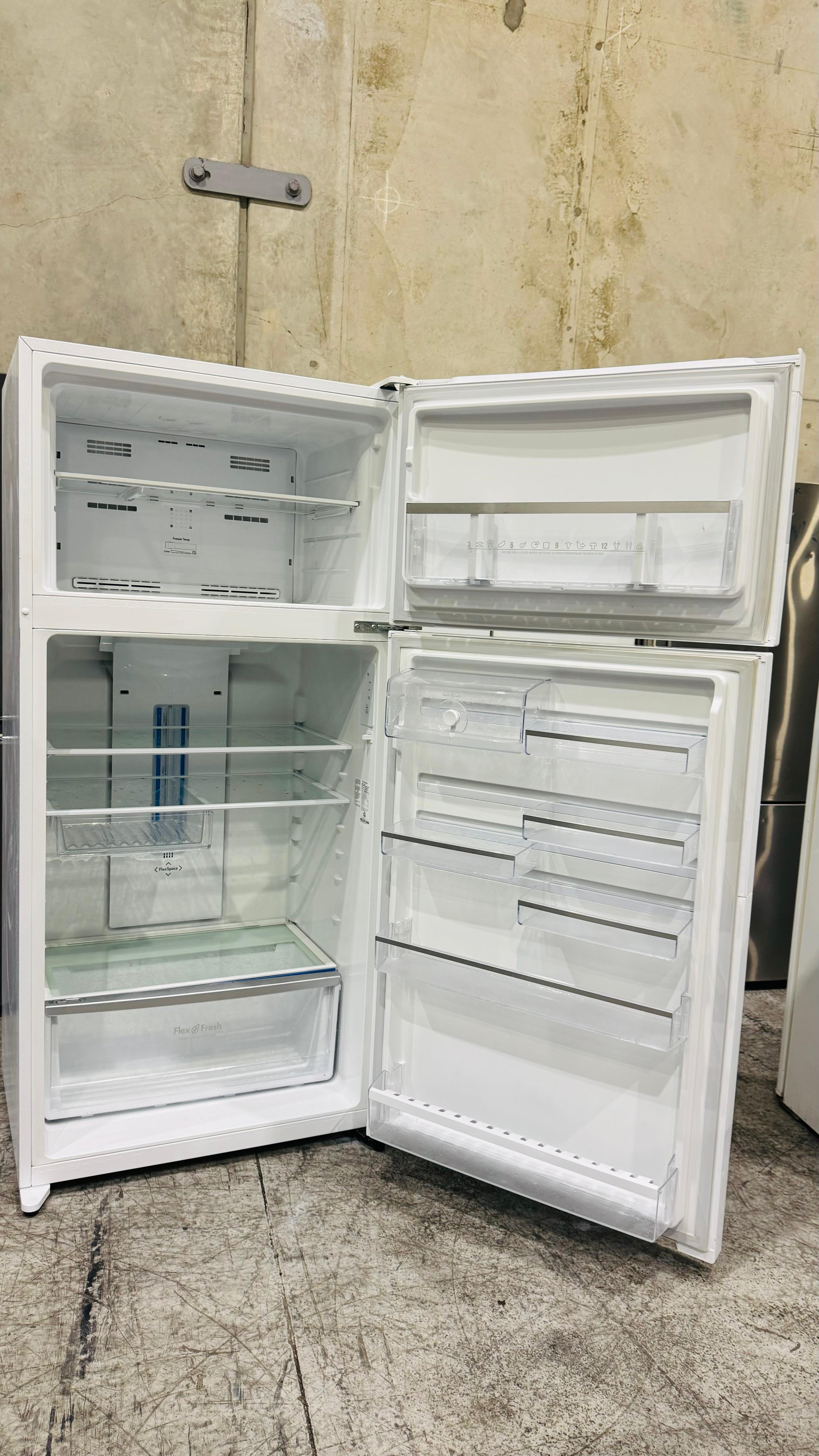 WESTINGHOUSE 537 LITRES FRIDGE FREEZER