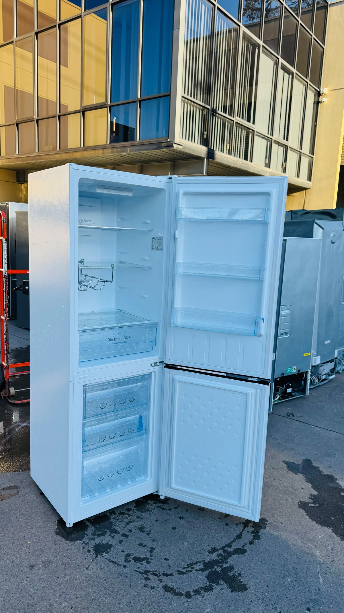CHIQ 231 LITRES FRIDGE FREEZER