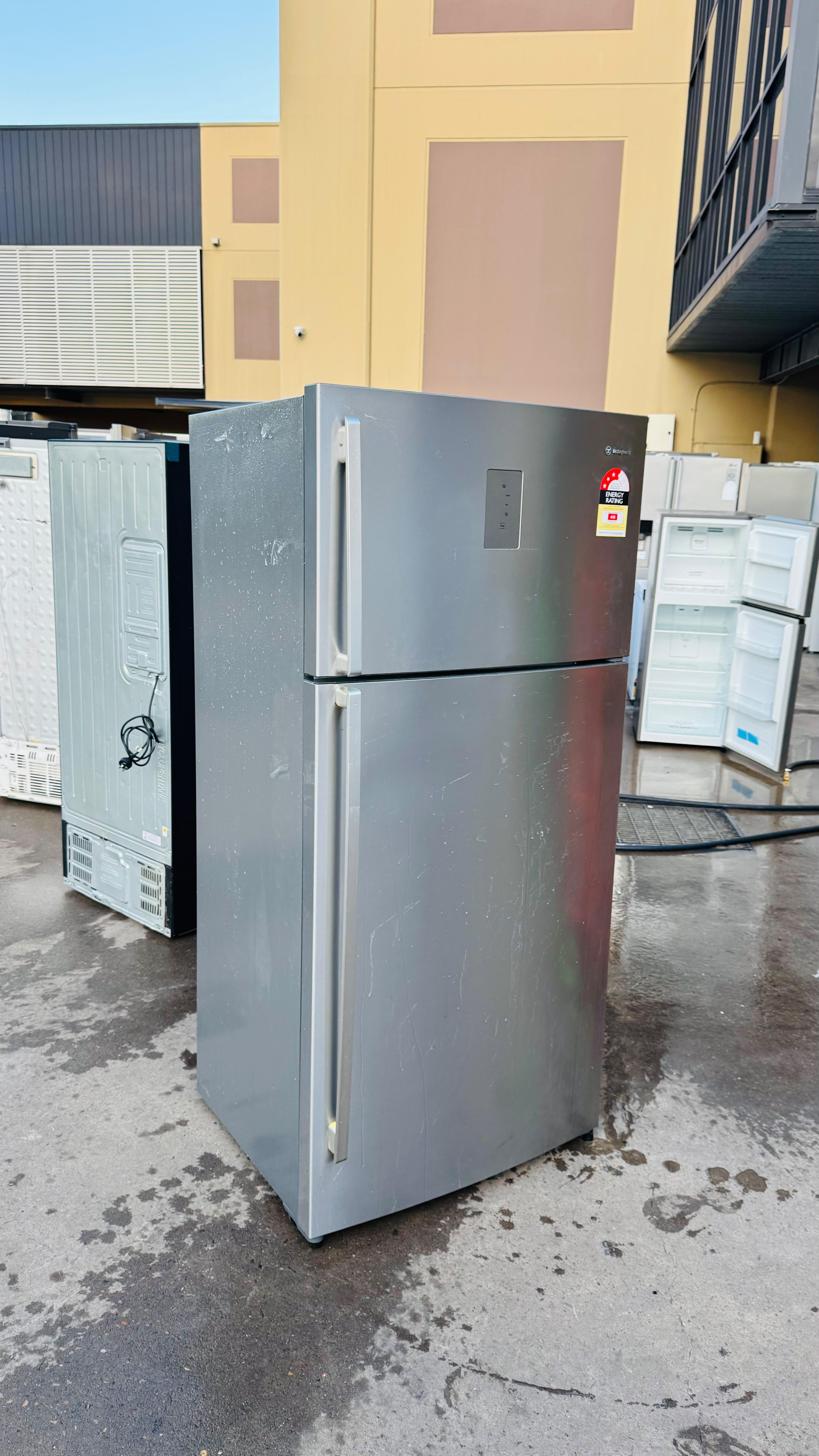 WESTINGHOUSE 537 LITRES FRIDGE FREEZER