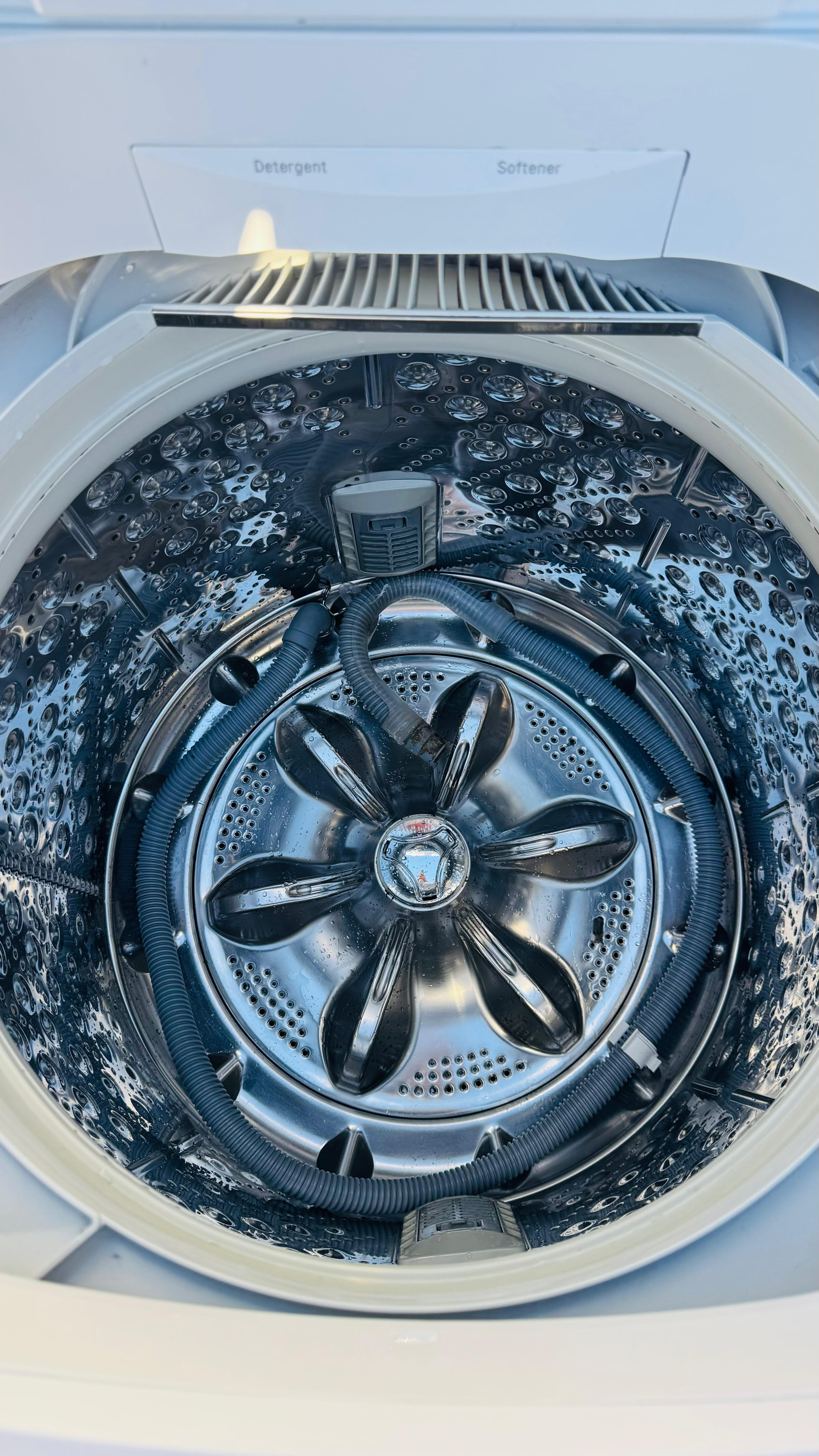 LG 8 KGS TOP LOADER WASHING MACHINE