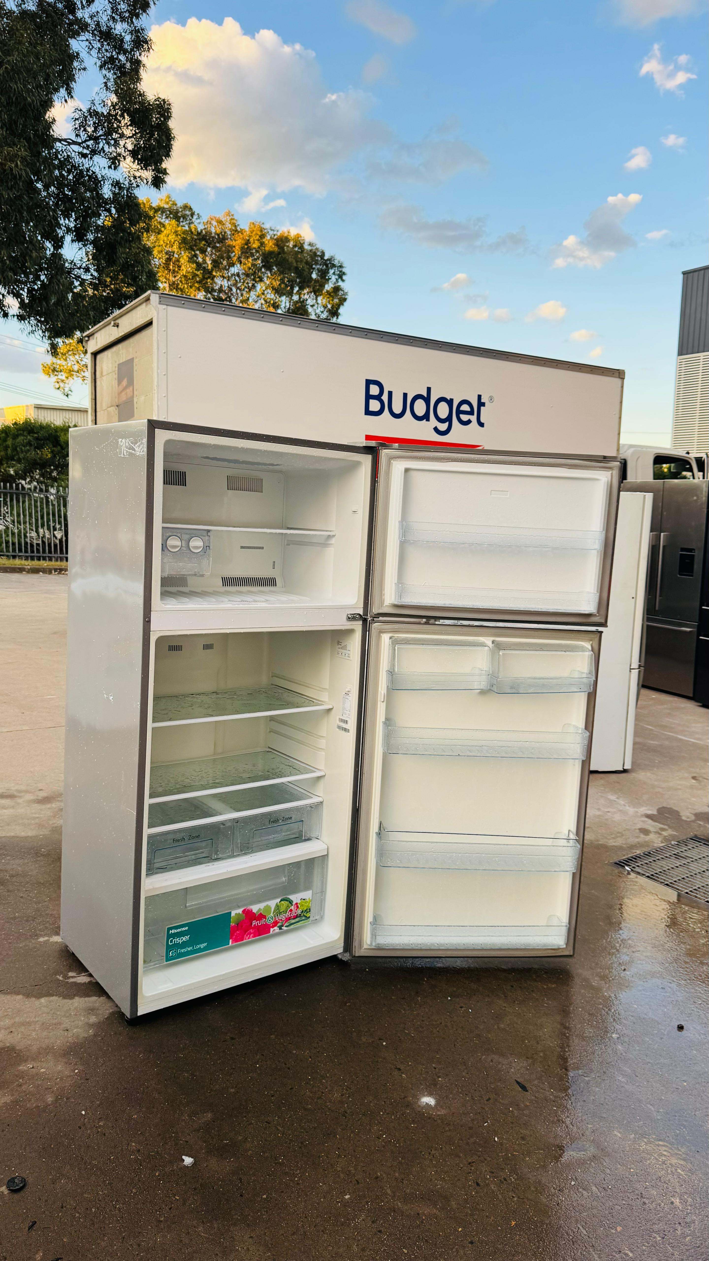 HISENSE 526 LITRES FRIDGE FREEZER