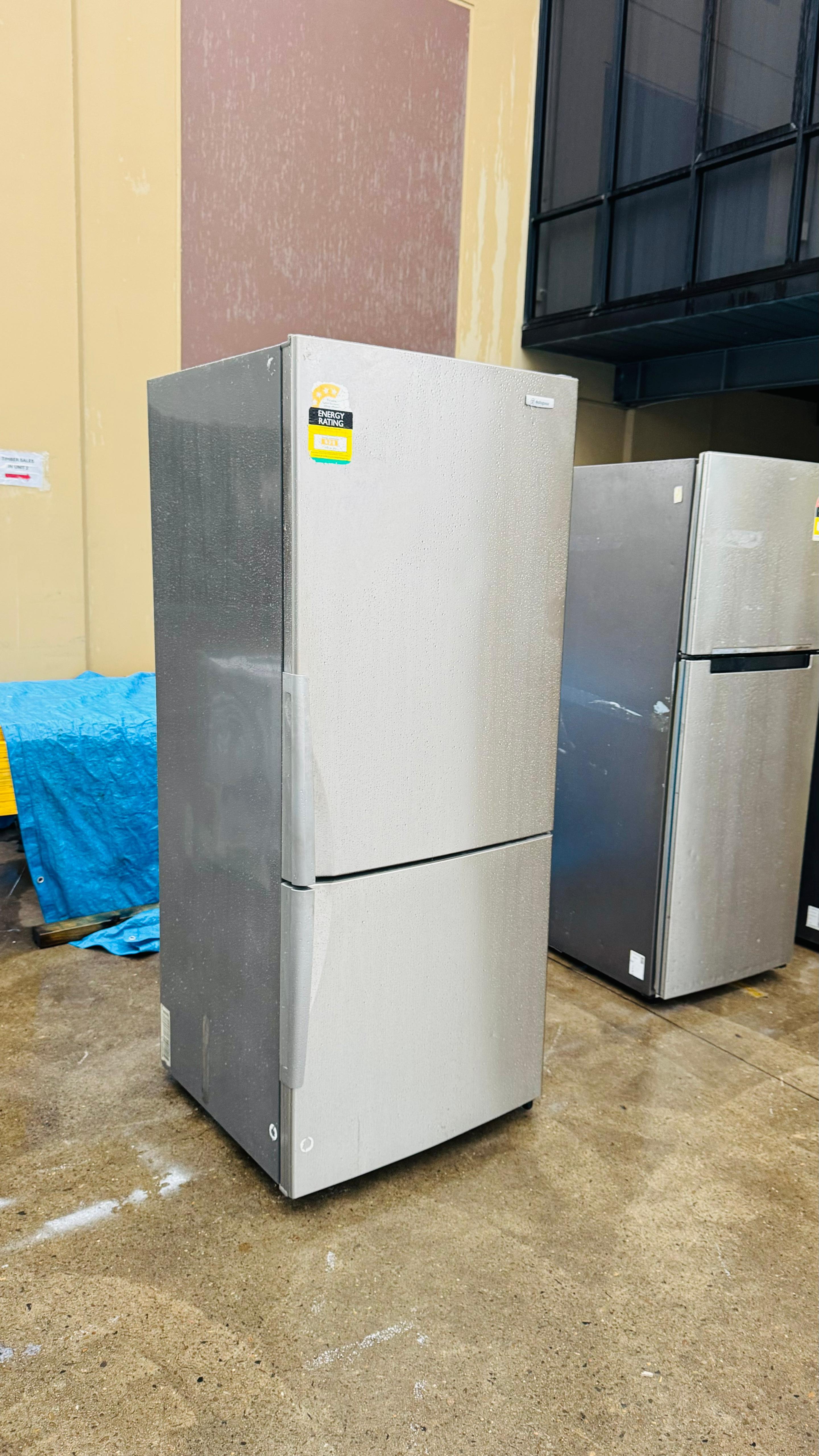 WESTINGHOUSE 430 LITRES FRIDGE FREEZER