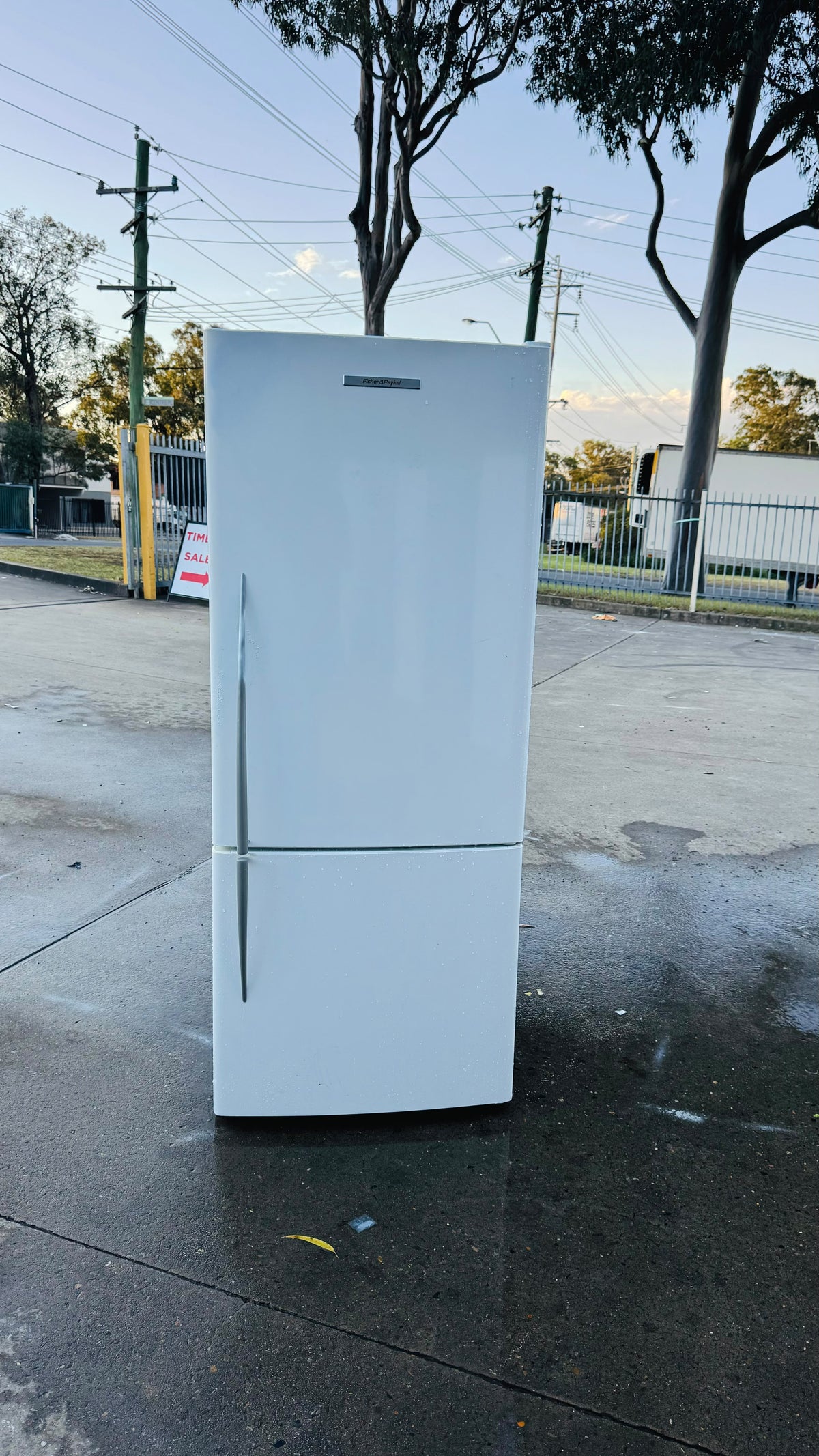 FISHER AND PAYKEL 442 LITRES FRIDGE FREEZER