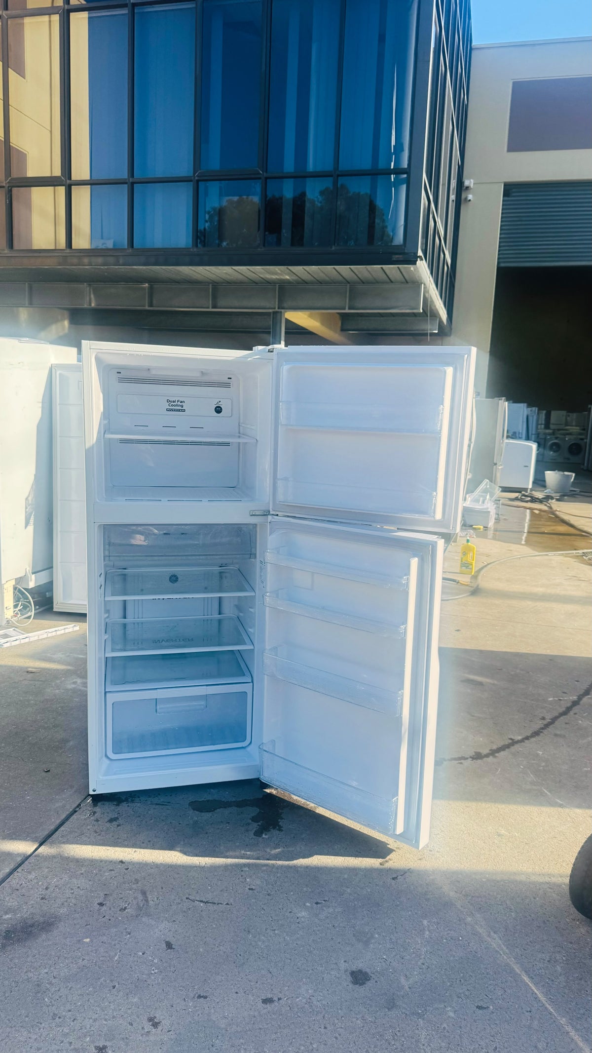 HITACHI 405 LITRES FRIDGE FREEZER