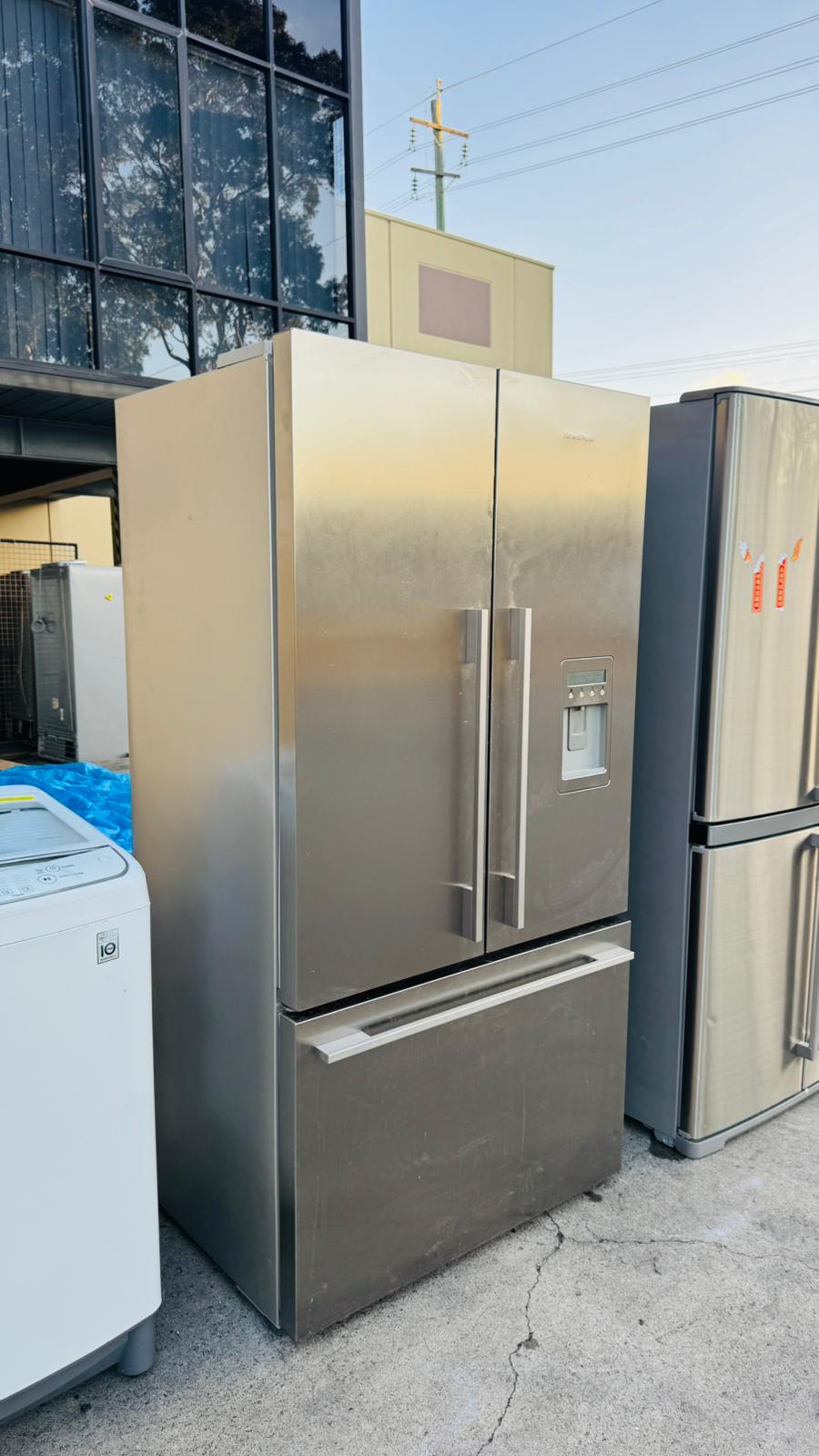 FISHER AND PAYKEL 610 LITRES FRENCH DOOR FRIDGE FREEZER
