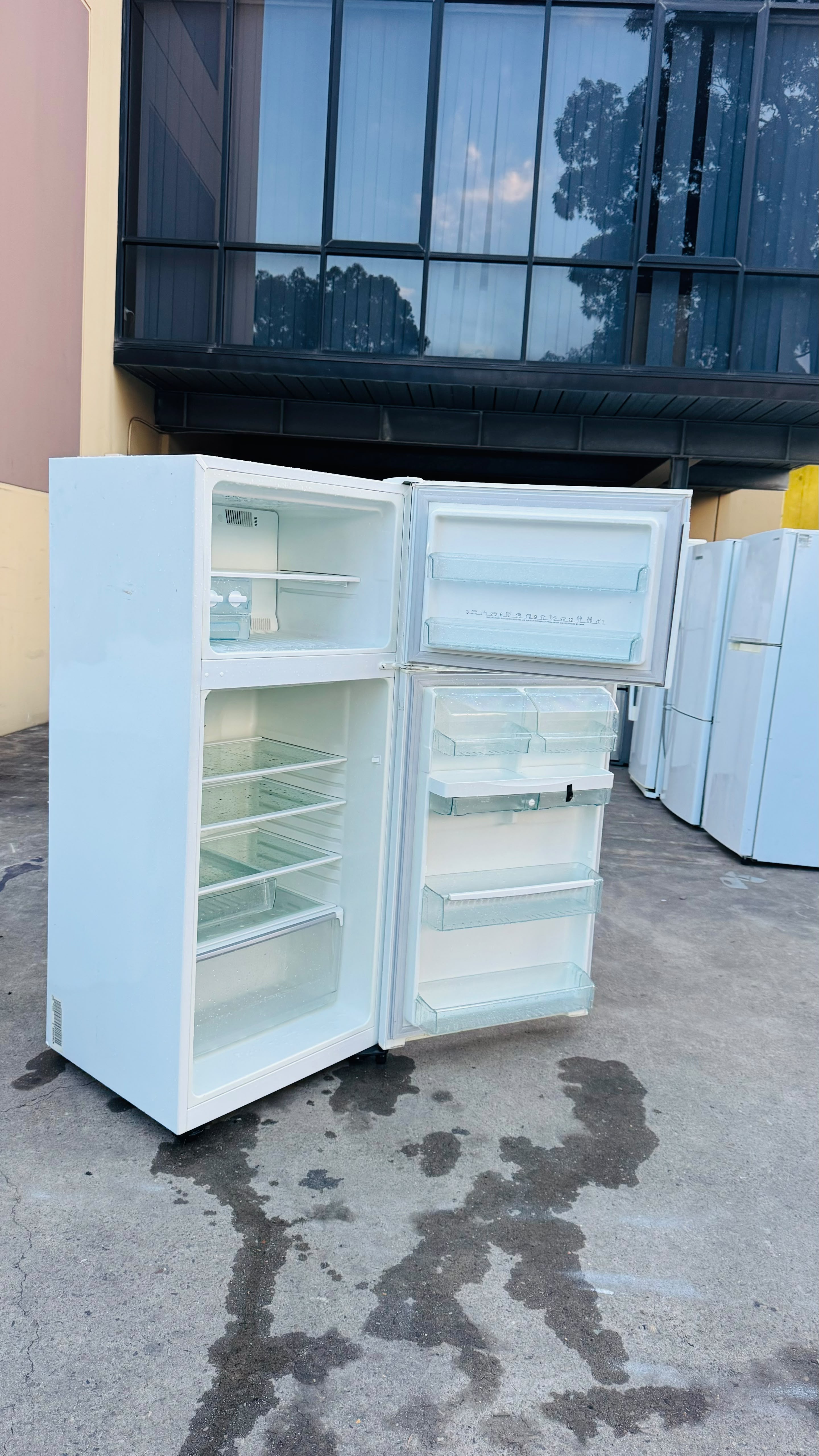 WESTINGHOUSE 420 LITRES FRIDGE FREEZER