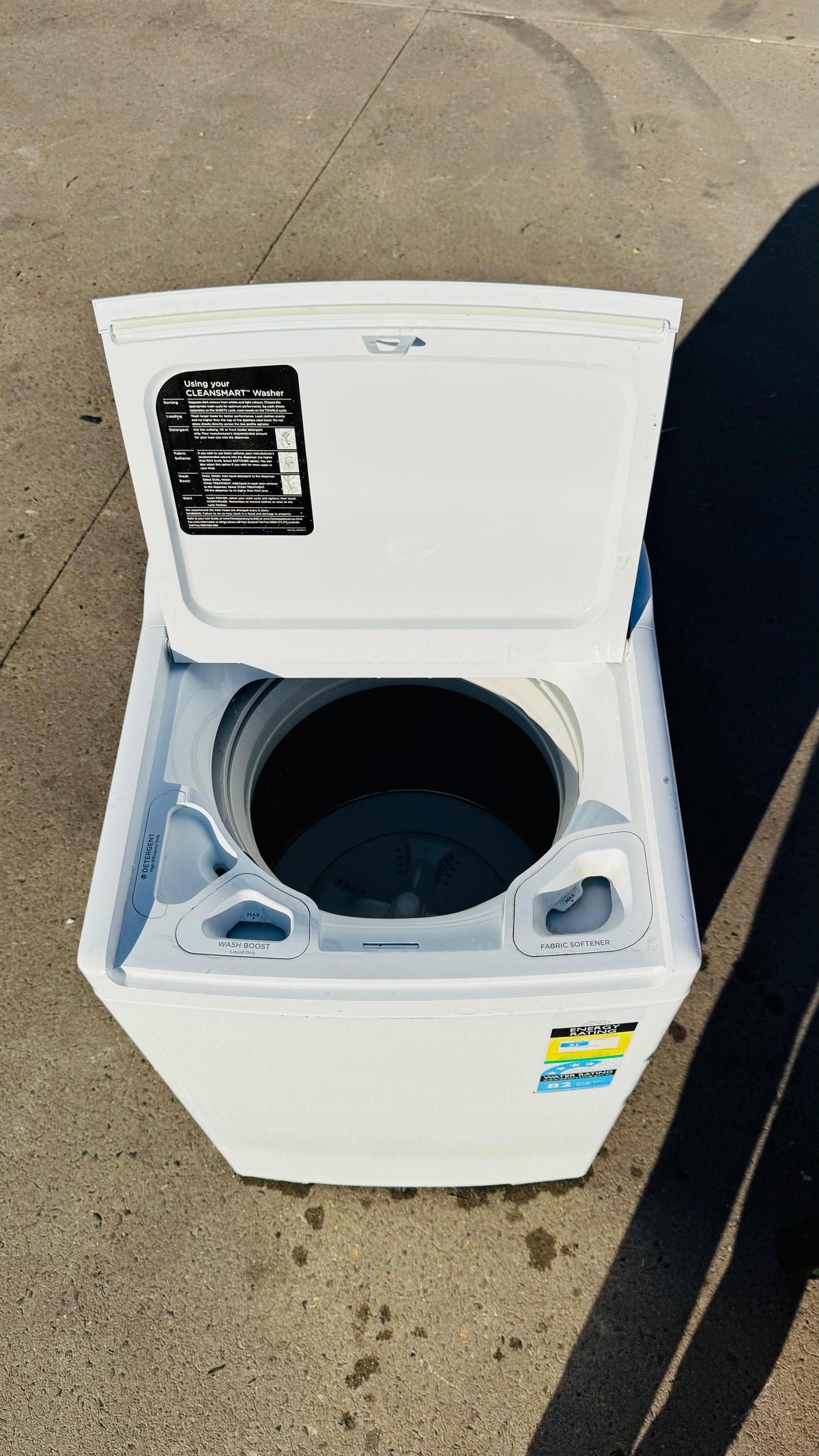 FISHER AND PAYKEL 8KGS TOP LOADER WASHING MACHINE