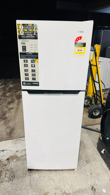 CHIQ 216 LITRES FRIDGE FREEZER