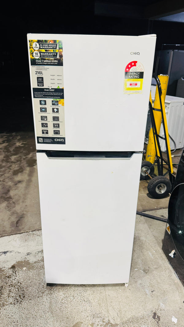 CHIQ 216 LITRES FRIDGE FREEZER