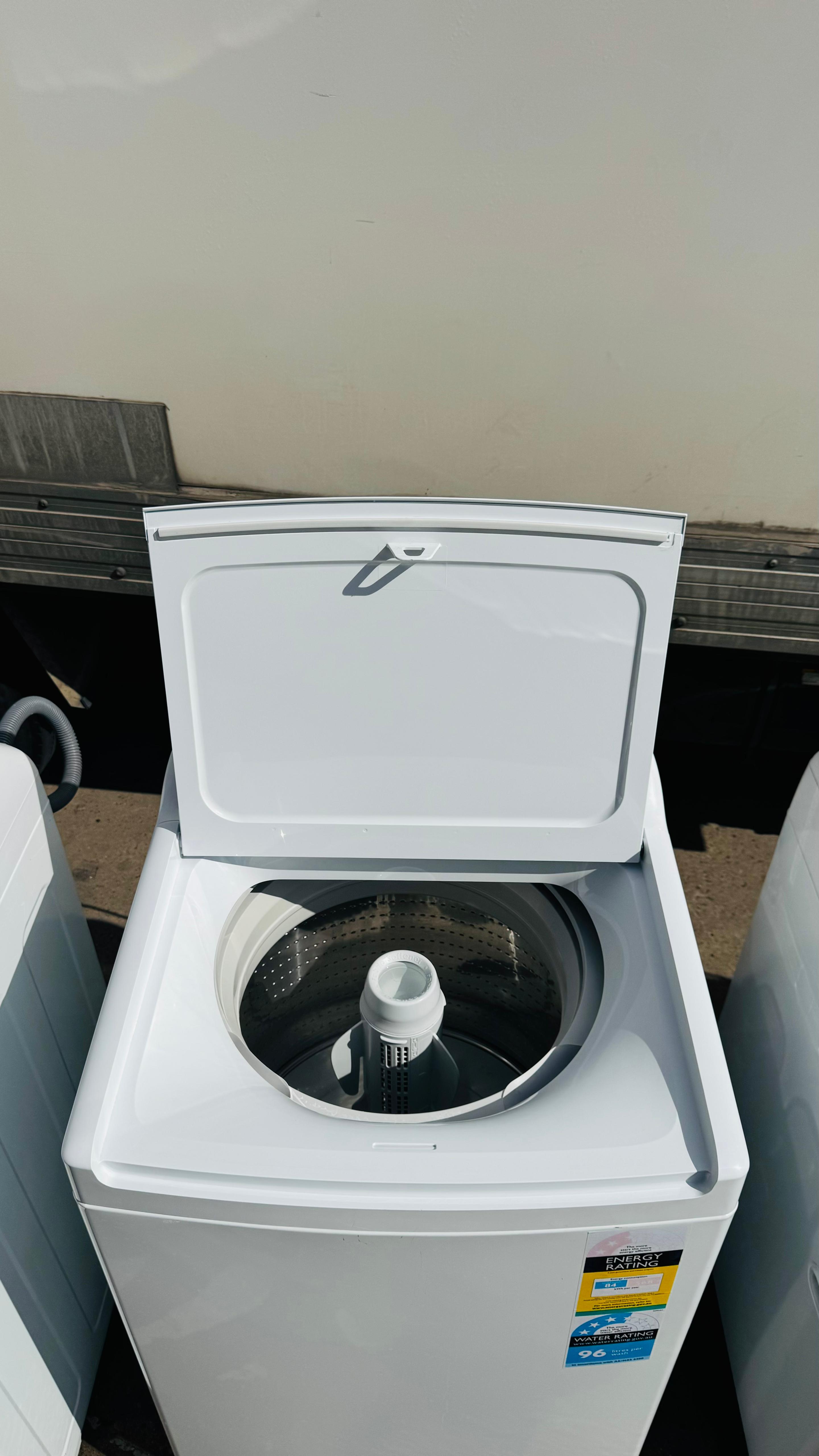 FISHER AND PAYKEL 8.5KGS TOP LOADER WASHING MACHINE