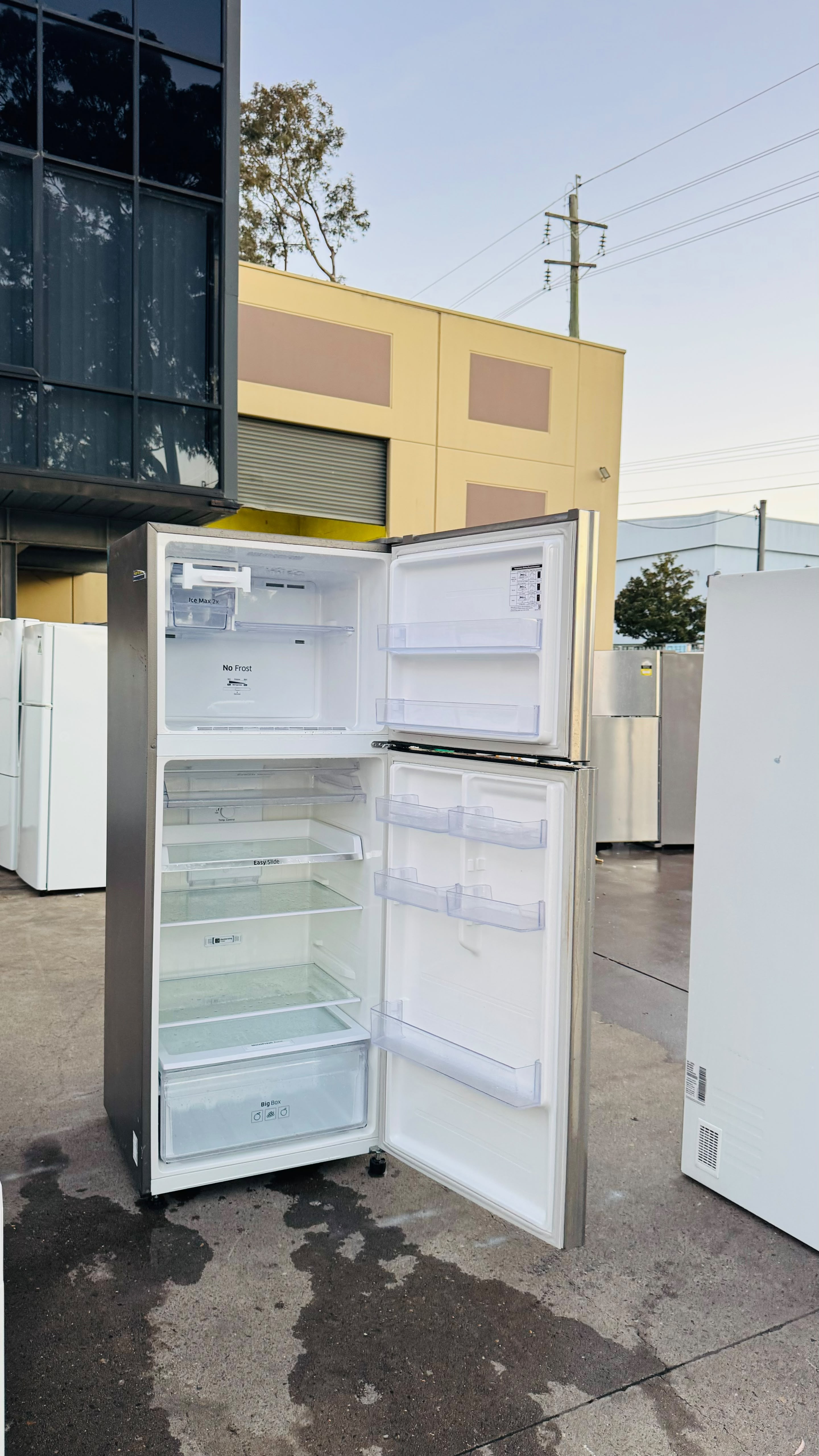 SAMSUNG 469 LITRES FRIDGE FREEZER