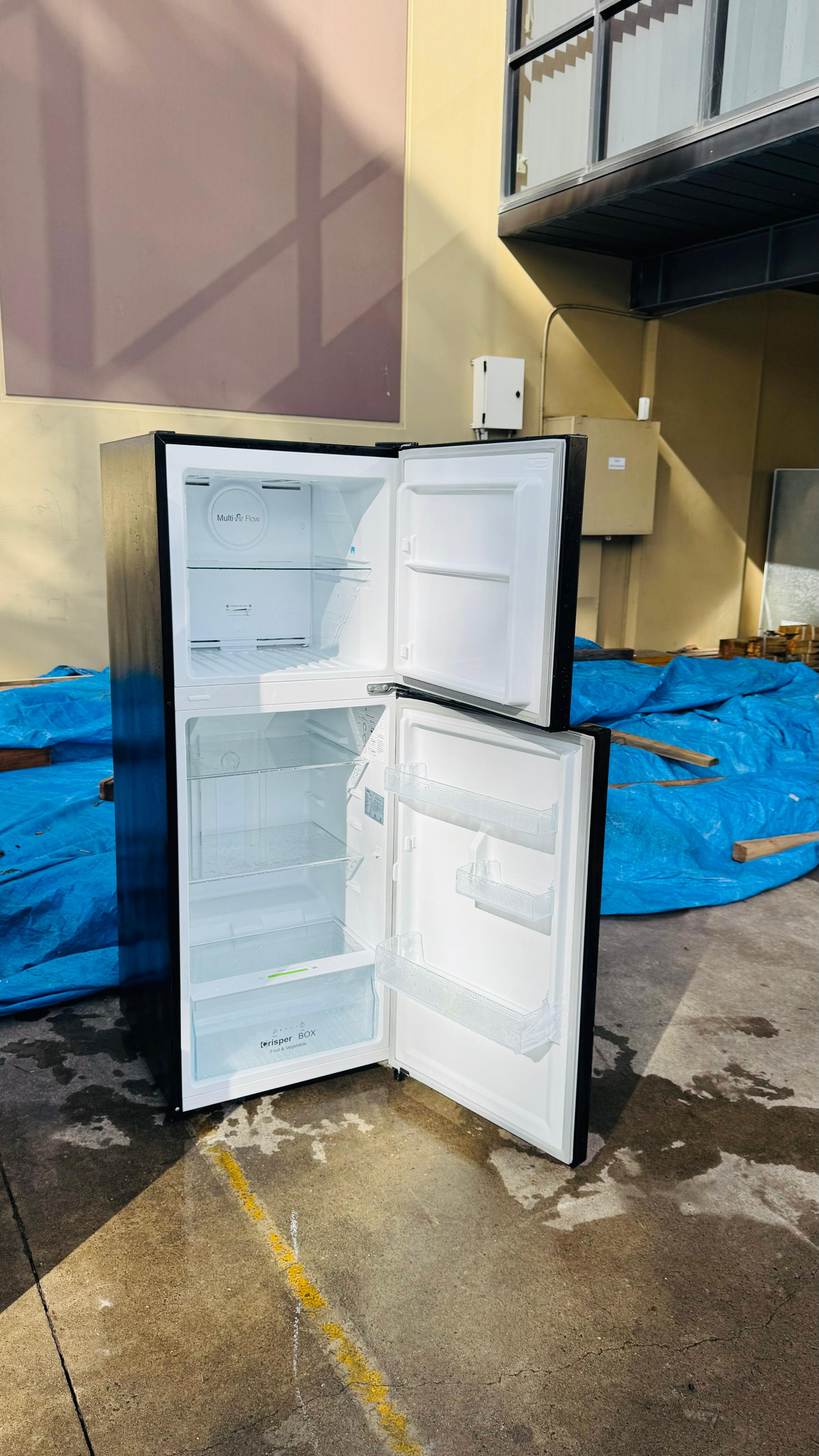 CHIQ 216 LITRES FRIDGE FREEZER