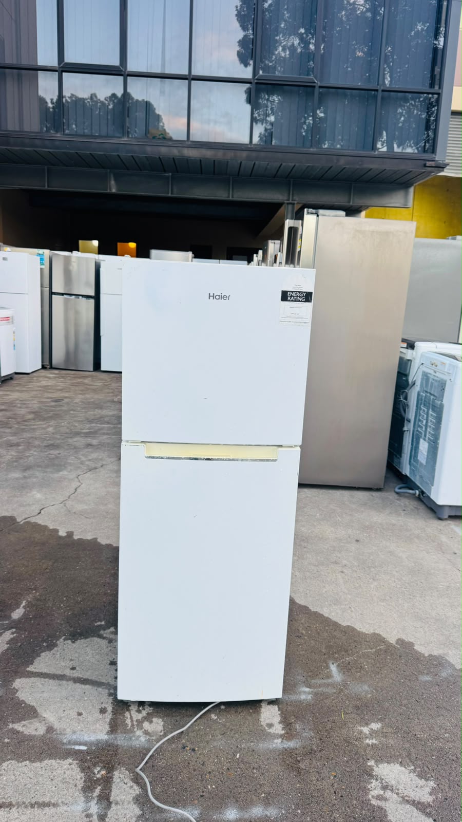 HAIER 220 LITRES FRIDGE FREEZER