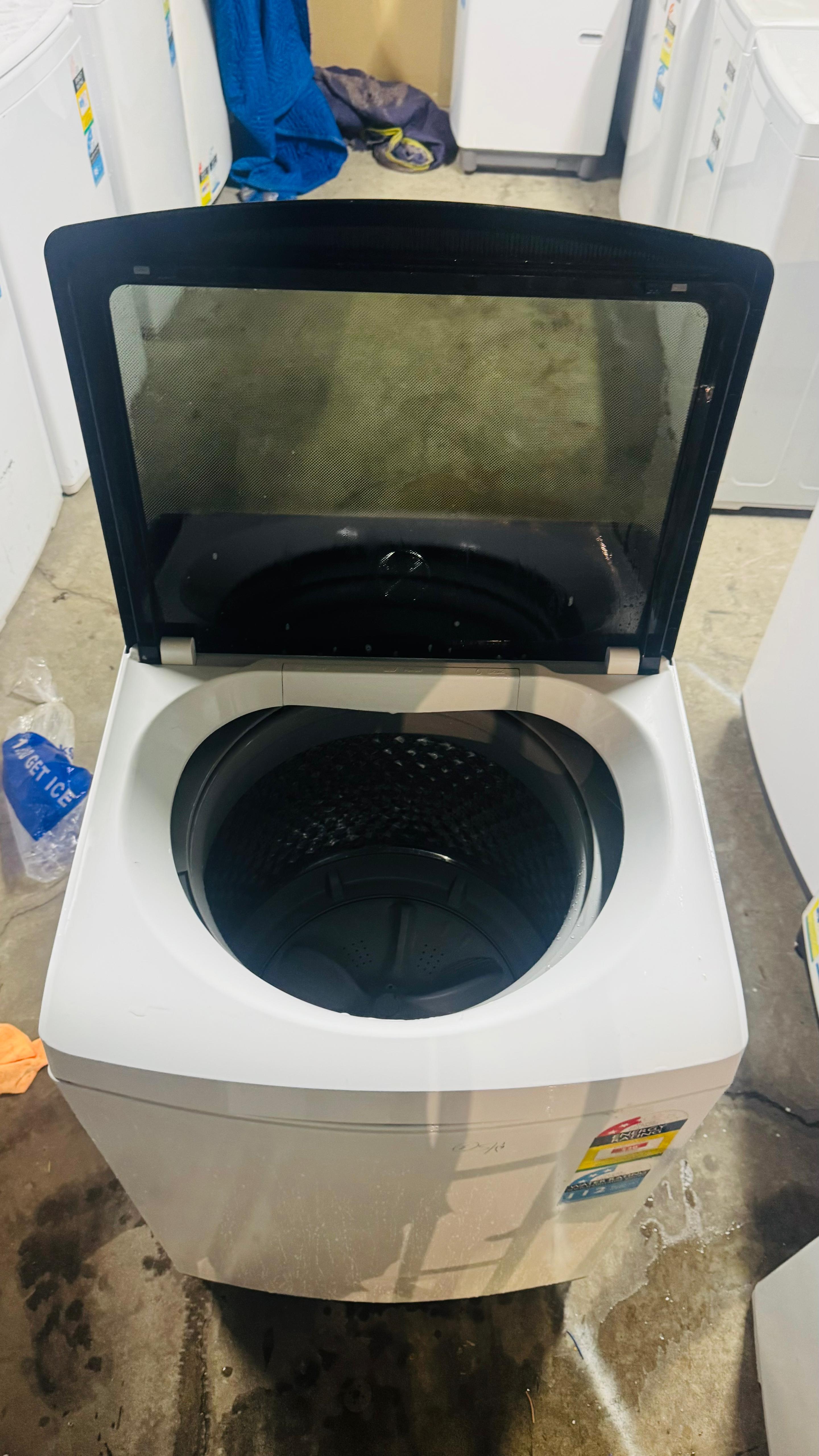 SOLT 9KGS TOP LOADER WASHING MACHINE