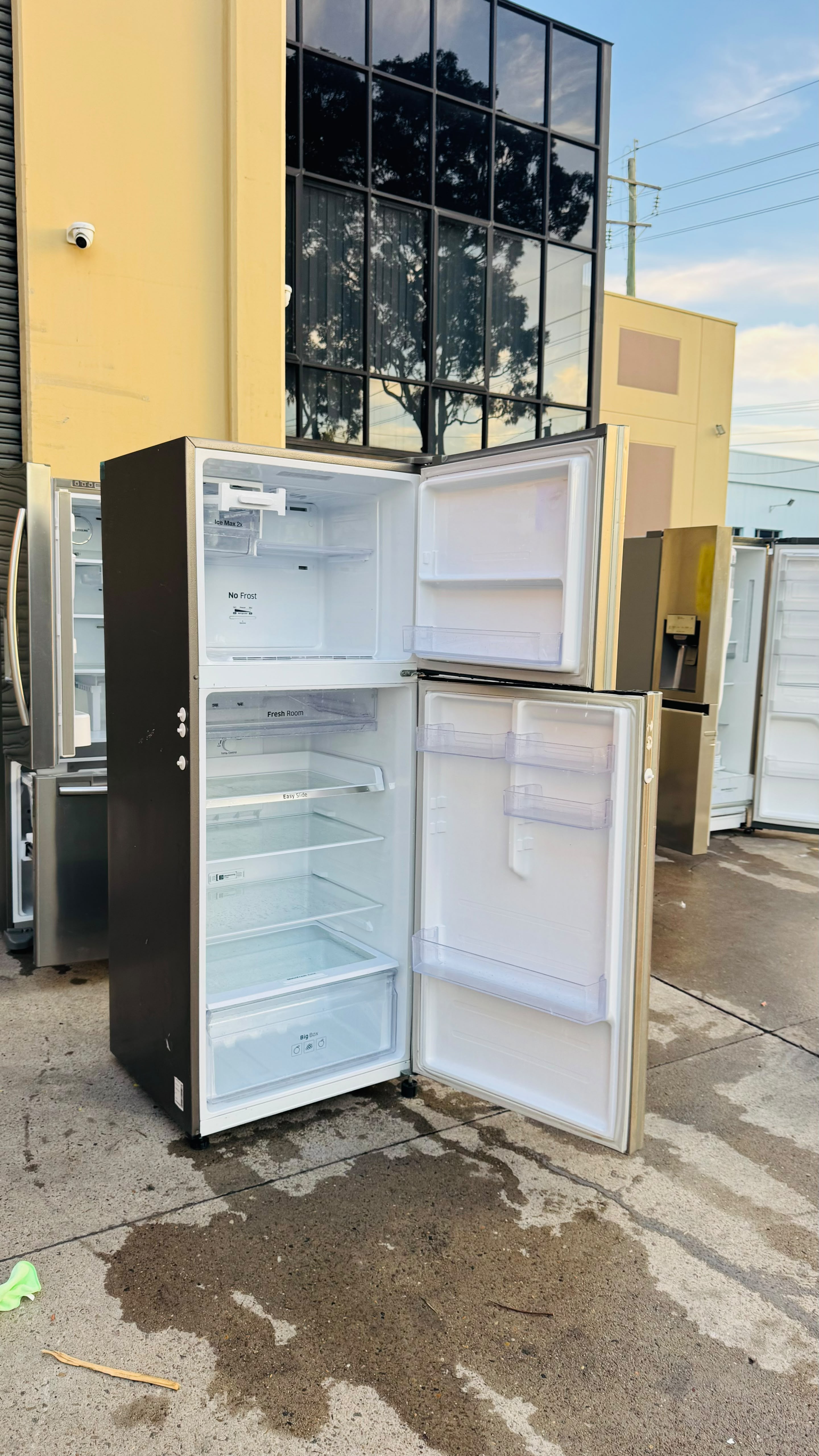 SAMSUNG 469 LITRES FRIDGE FREEZER