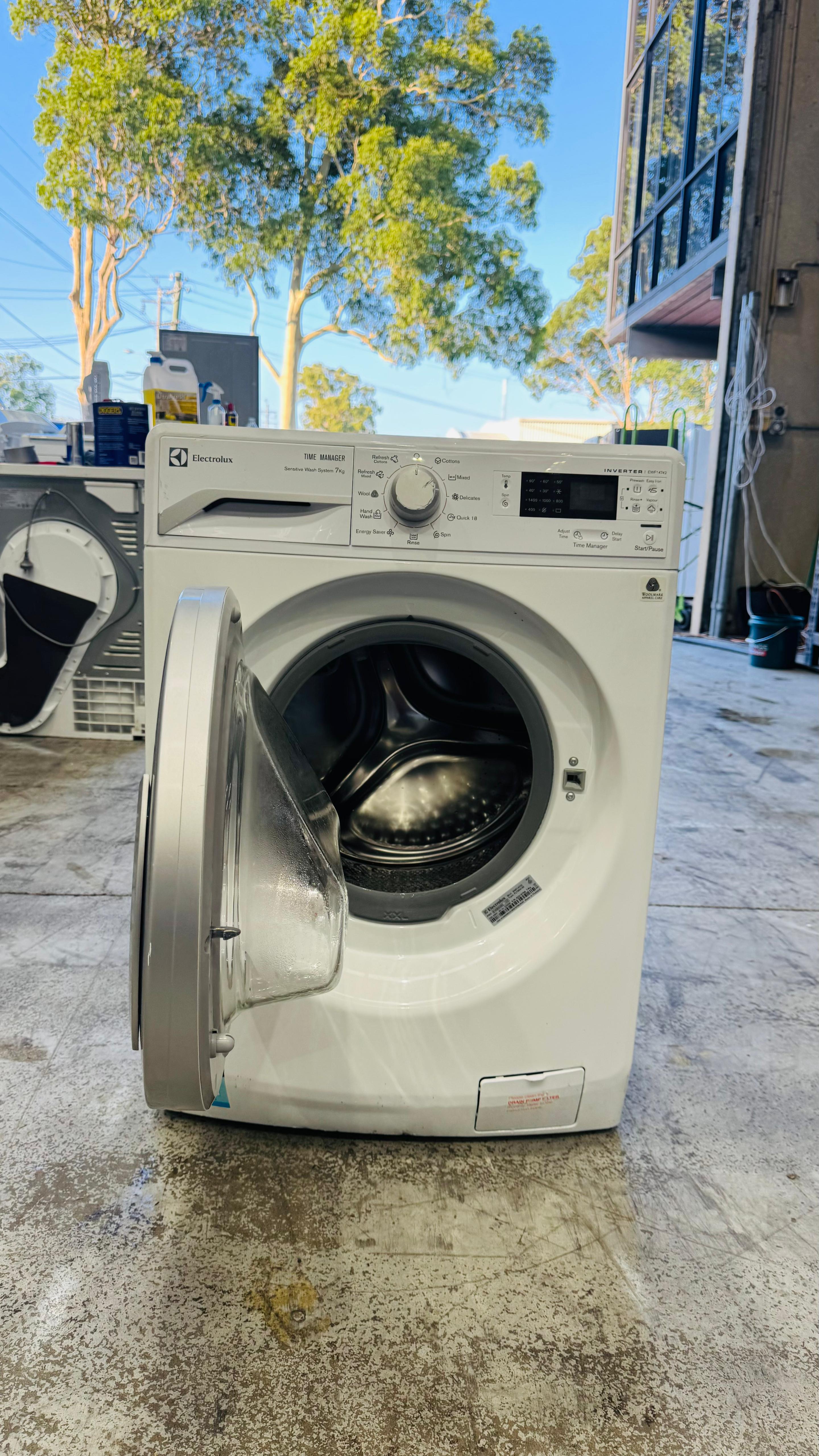 ELECTROLUX 7KGS FRONT LOADER WASHING MACHINE