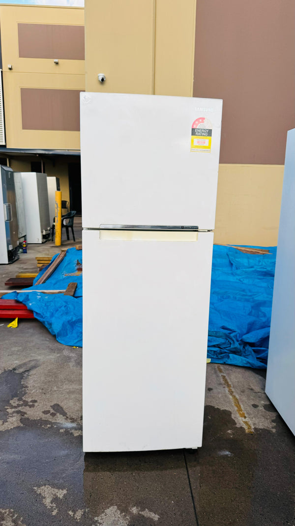 SAMSUNG 341 LITRES FRIDGE FREEZER