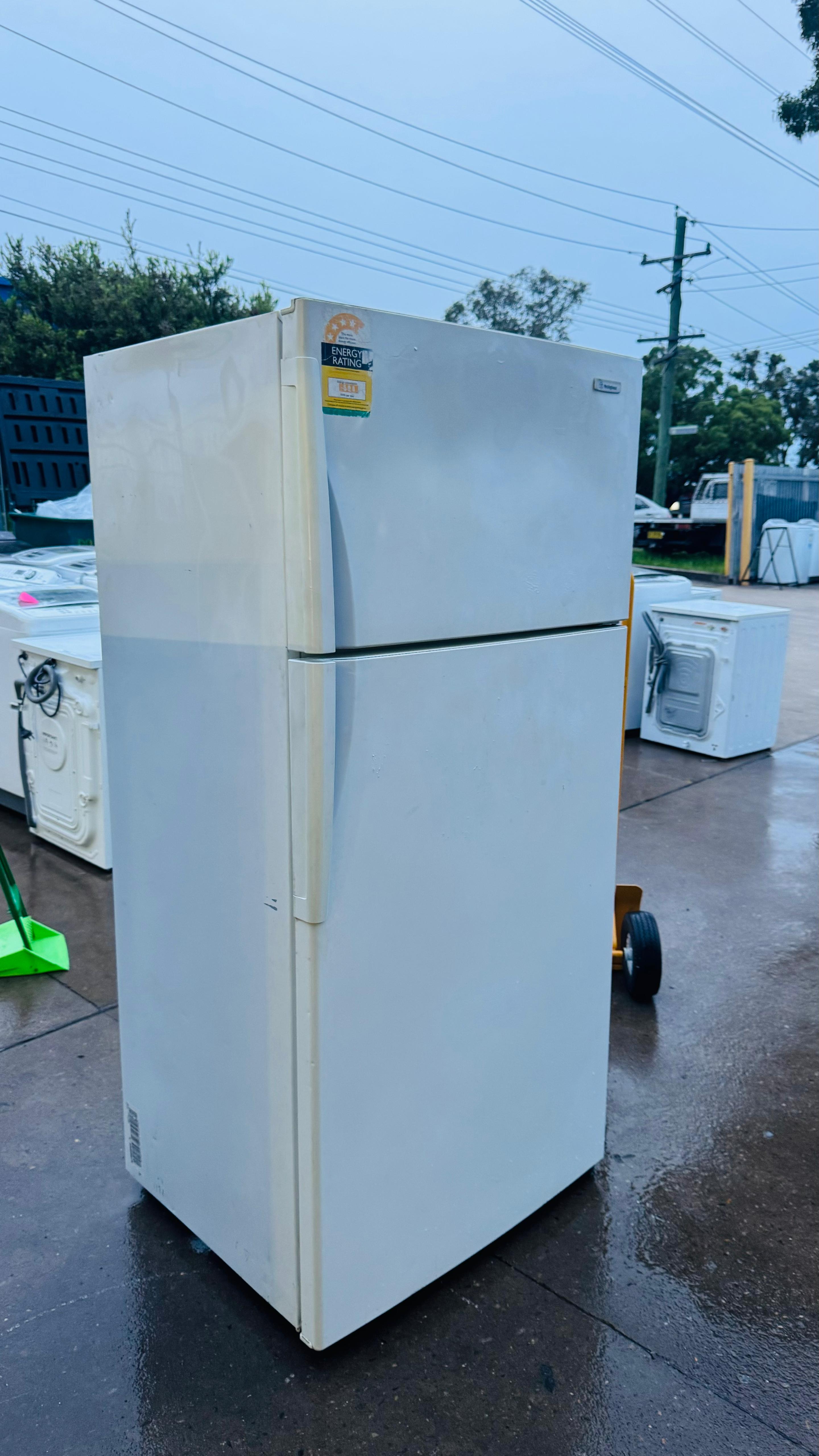 WESTINGHOUSE 520 LITRES FRIDGE FREEZER